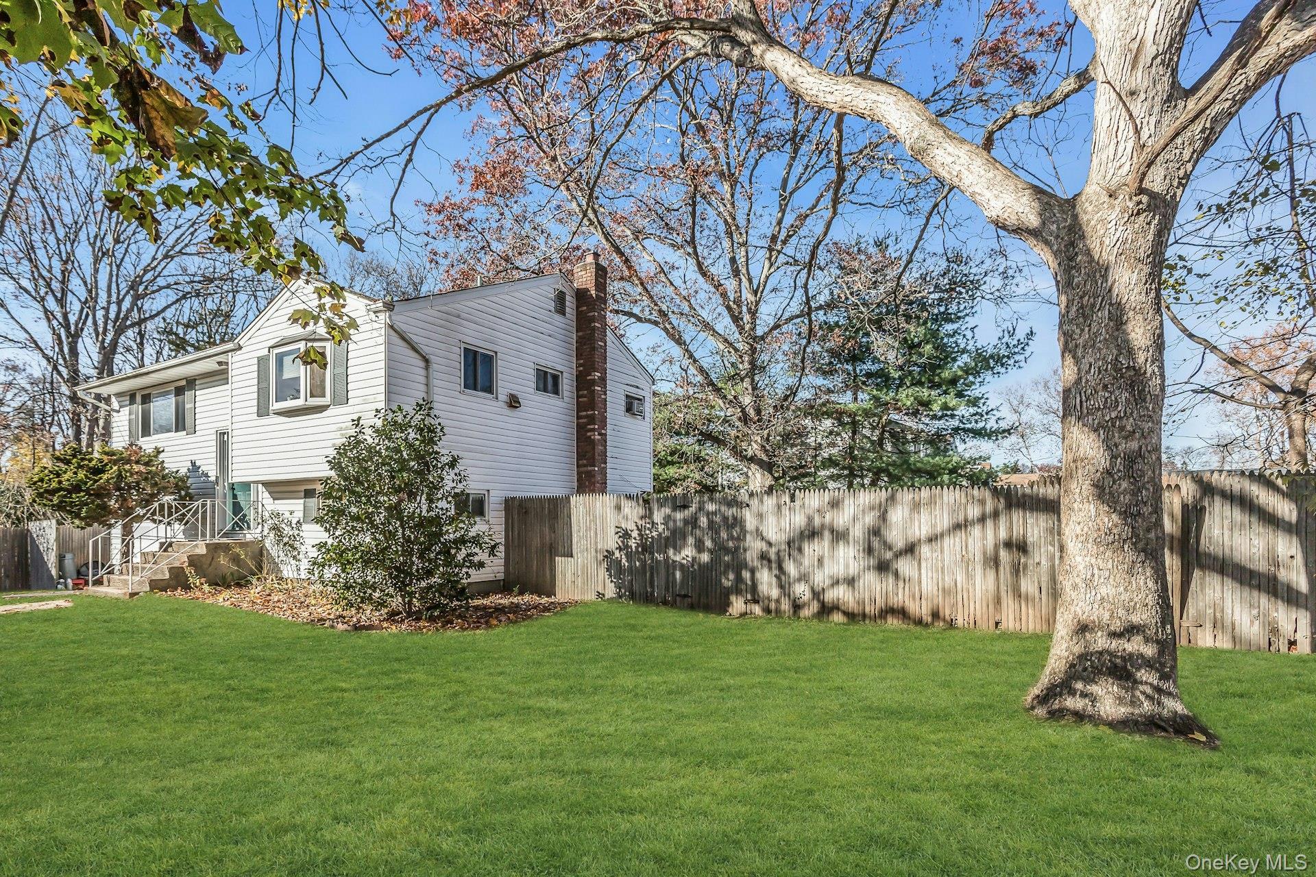 Single Family Stillwell Suffolk County, NY 11743, MLS-937151-16