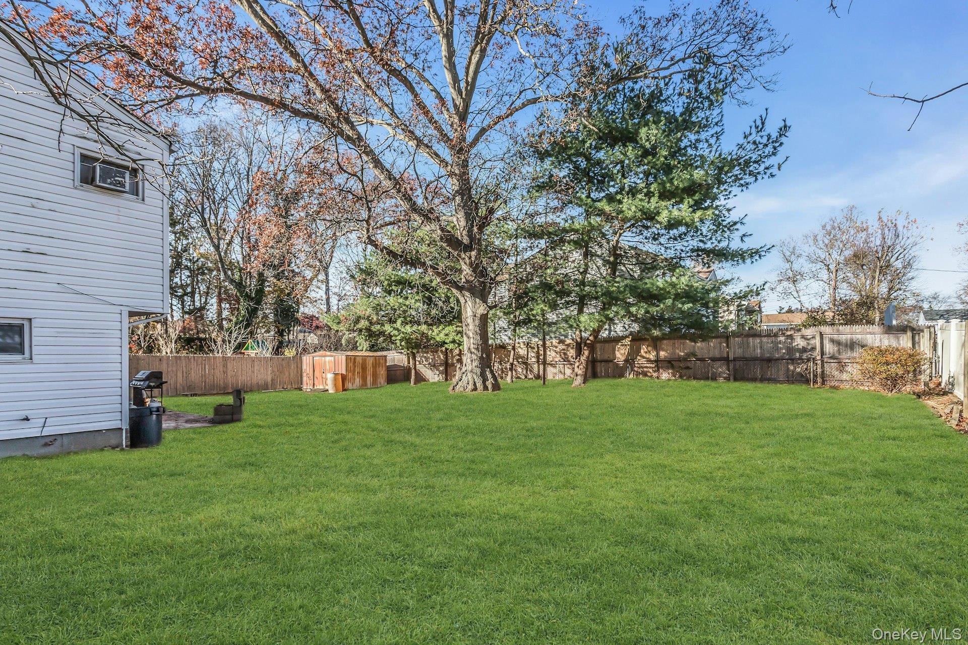 Single Family Stillwell Suffolk County, NY 11743, MLS-937151-17