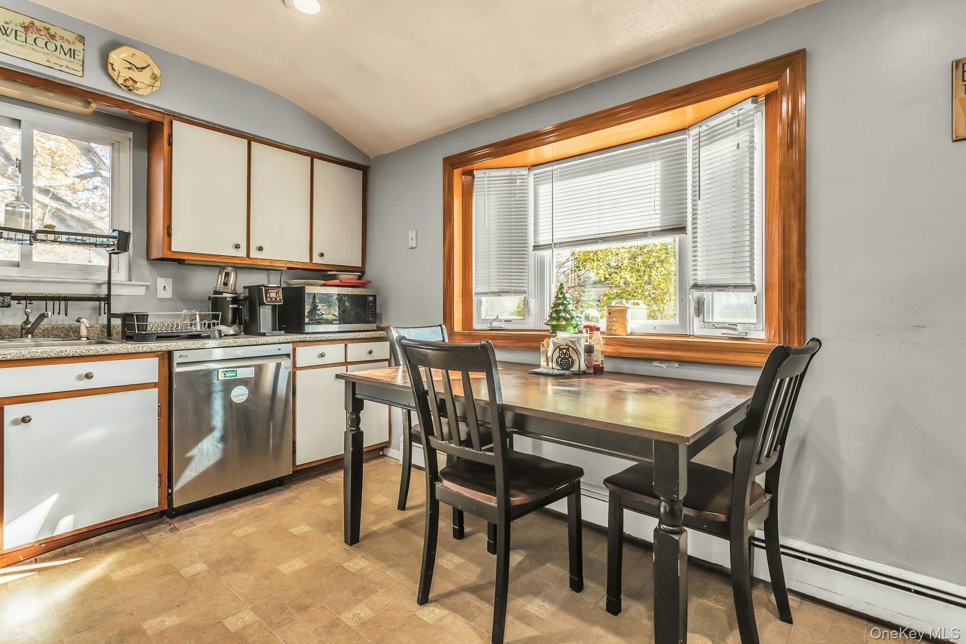 Single Family Stillwell Suffolk County, NY 11743, MLS-937151-6