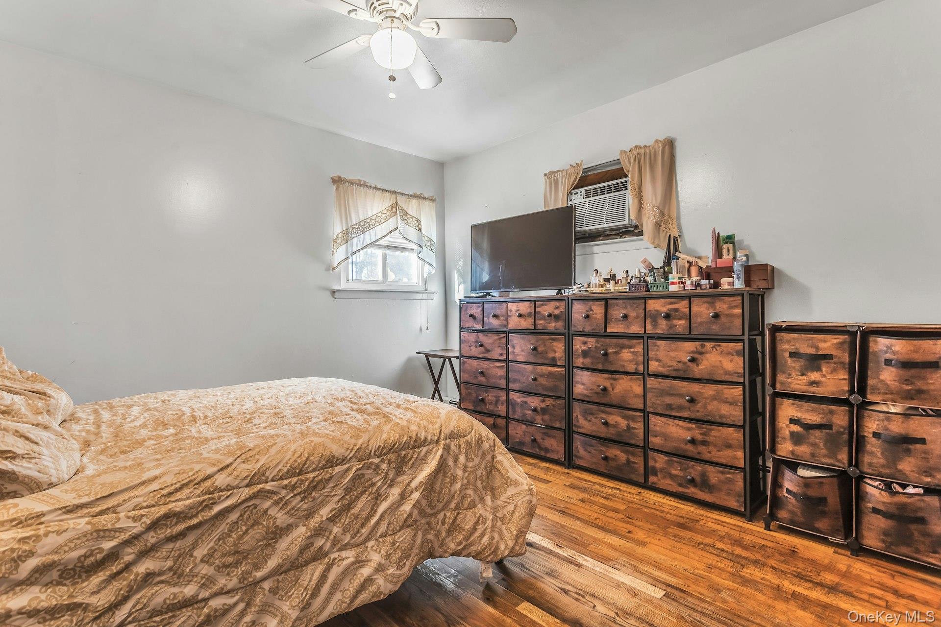 Single Family Stillwell Suffolk County, NY 11743, MLS-937151-8