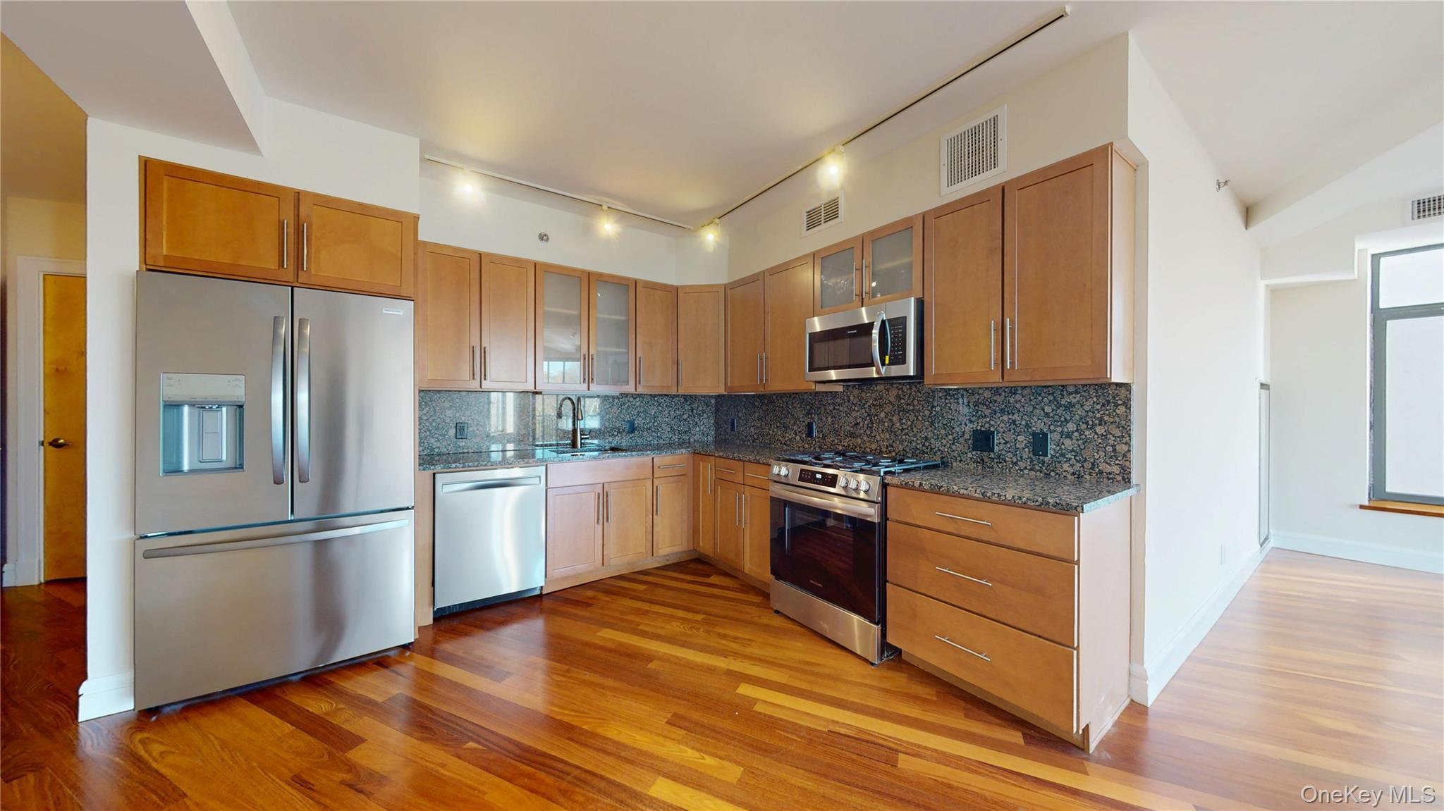 Condo Coney Island  Brooklyn, NY 11218, MLS-937301-10