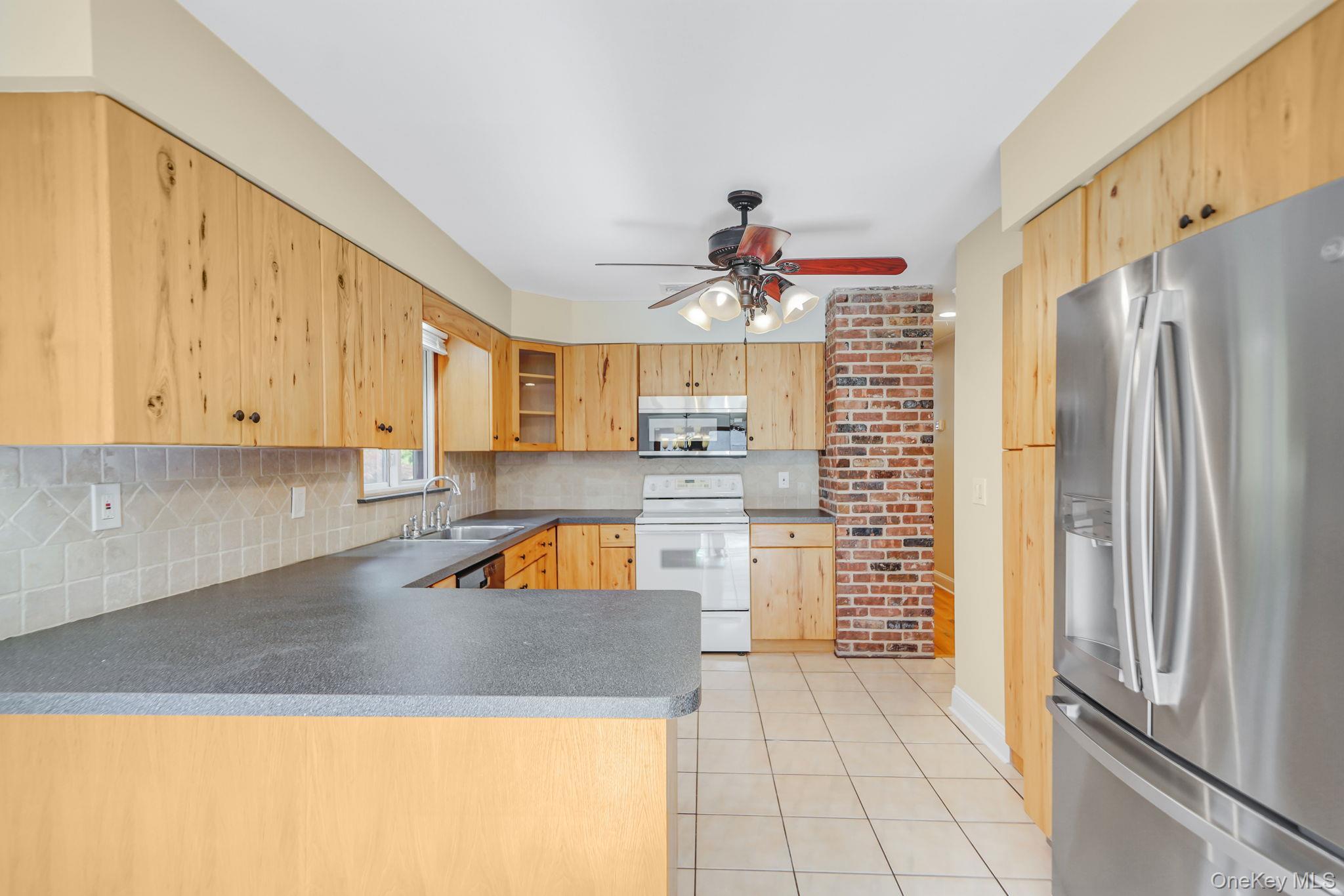 Single Family Southern Suffolk County, NY 11767, MLS-937320-10