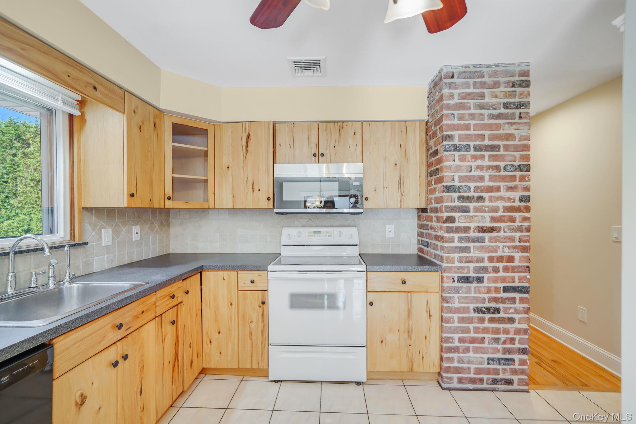 Single Family Southern Suffolk County, NY 11767, MLS-937320-11