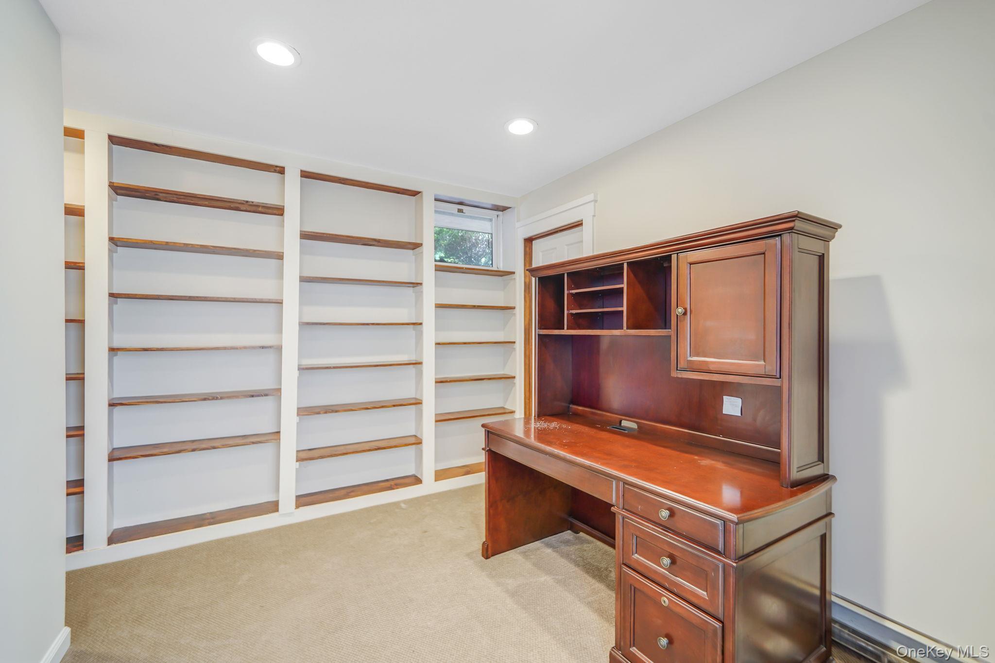 Single Family Southern Suffolk County, NY 11767, MLS-937320-24