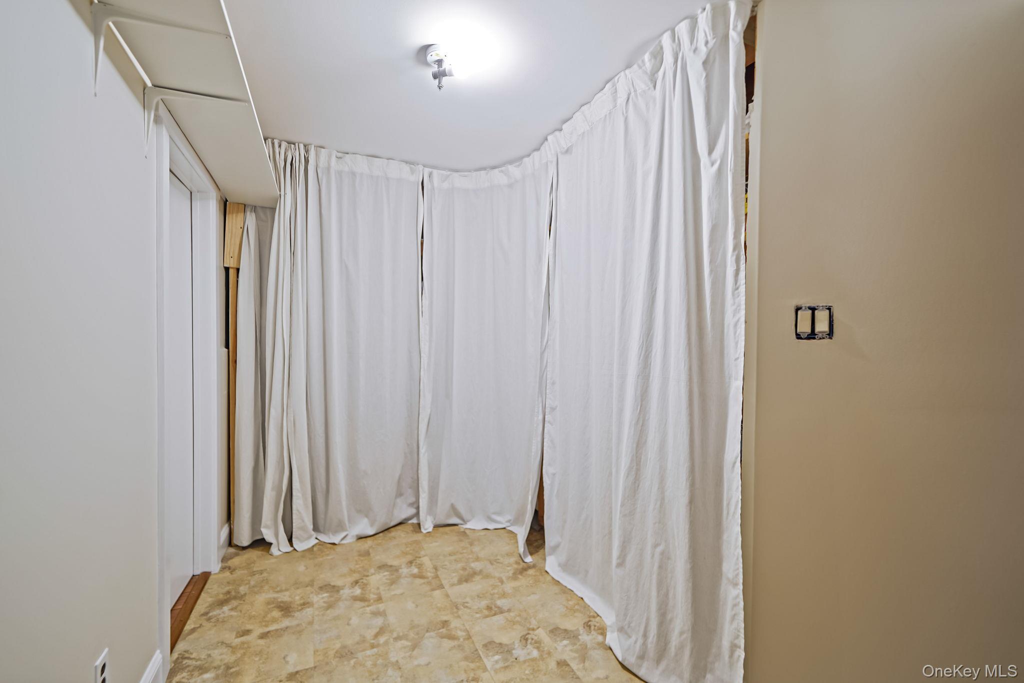 Single Family Southern Suffolk County, NY 11767, MLS-937320-31