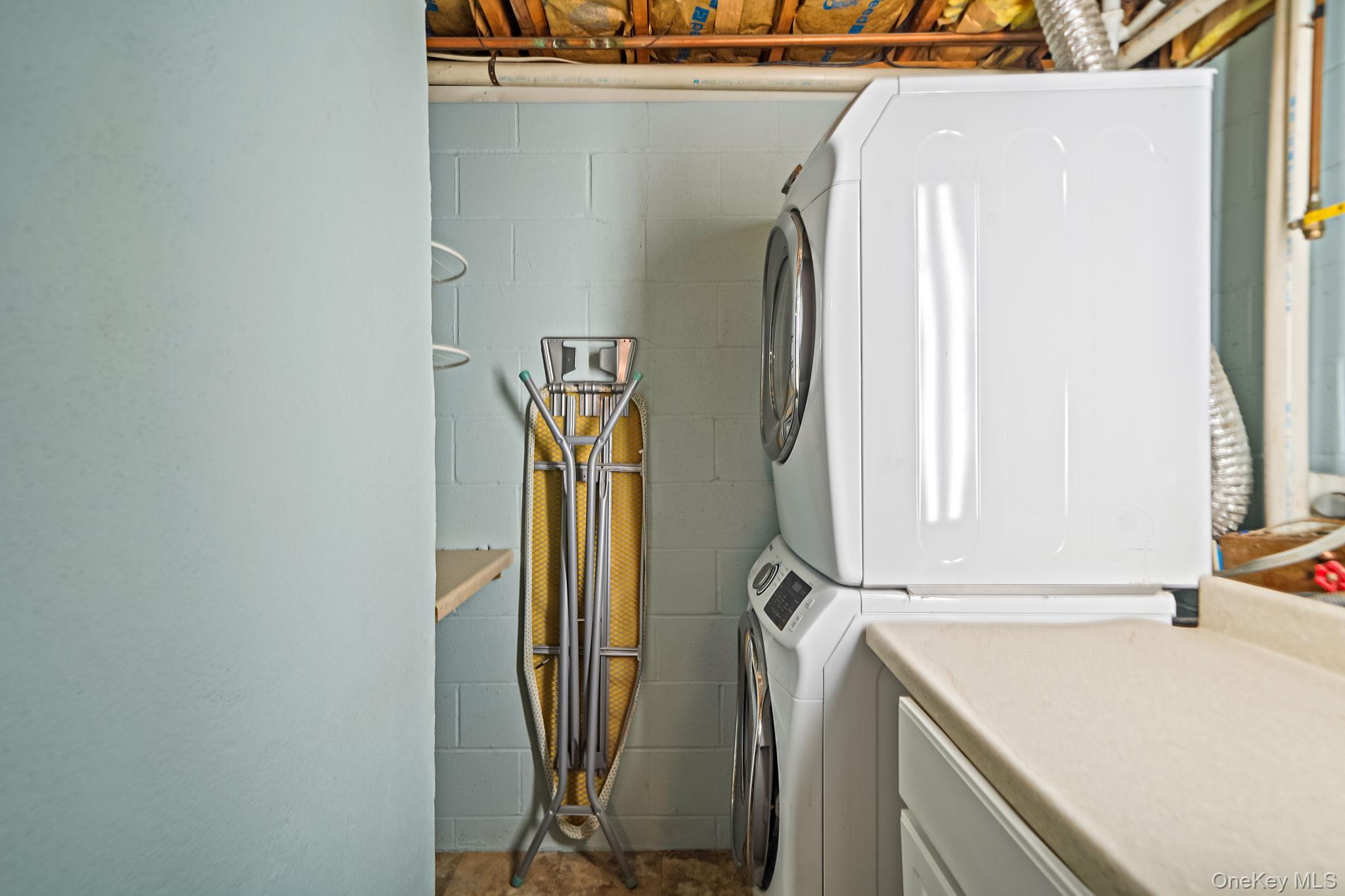 Single Family Southern Suffolk County, NY 11767, MLS-937320-32