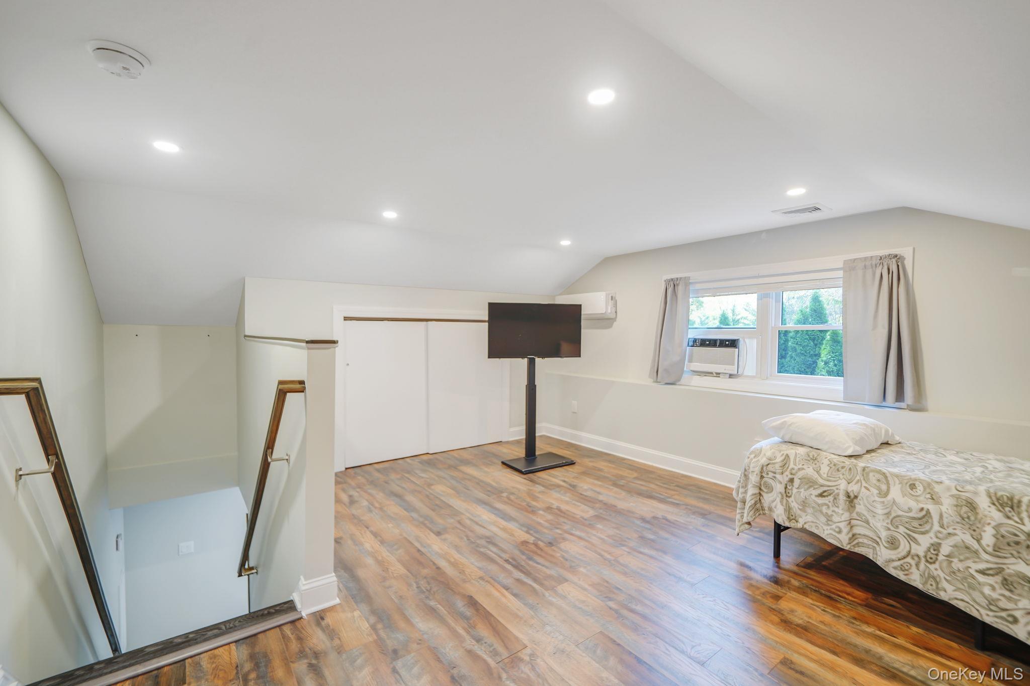 Single Family Southern Suffolk County, NY 11767, MLS-937320-40