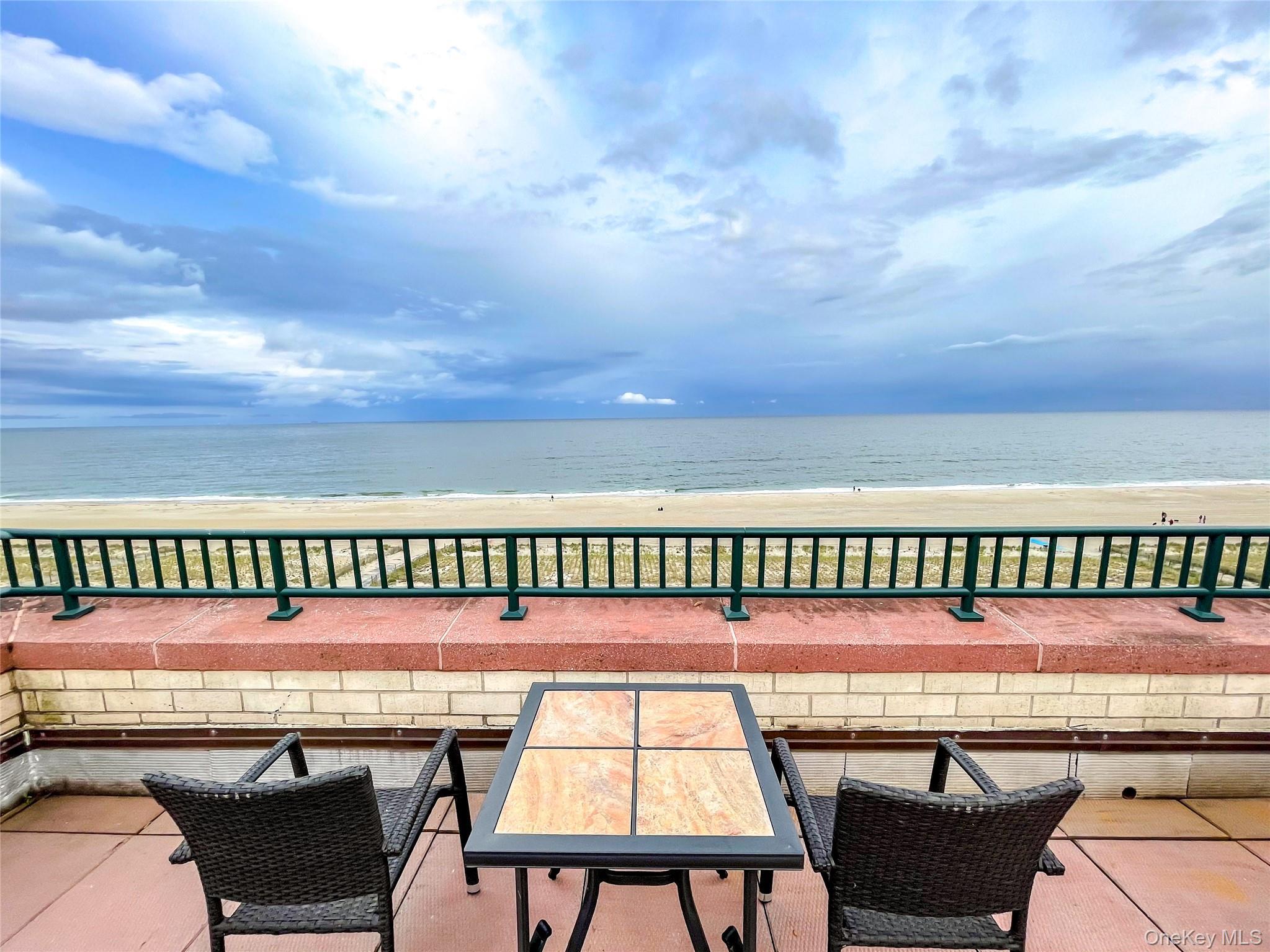 Condo Beach 117th  Queens, NY 11694, MLS-937338-2