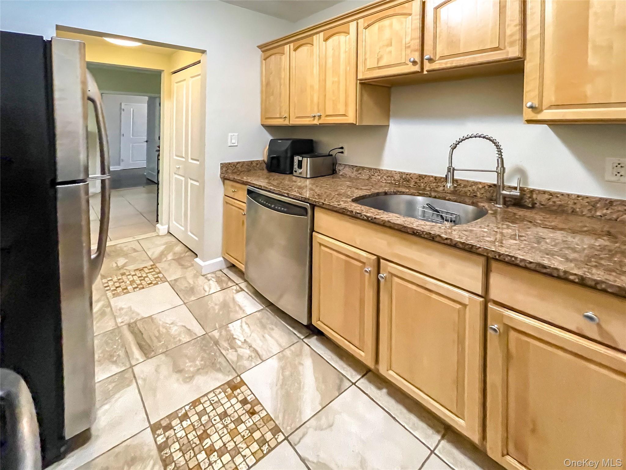 Condo Beach 117th  Queens, NY 11694, MLS-937338-6