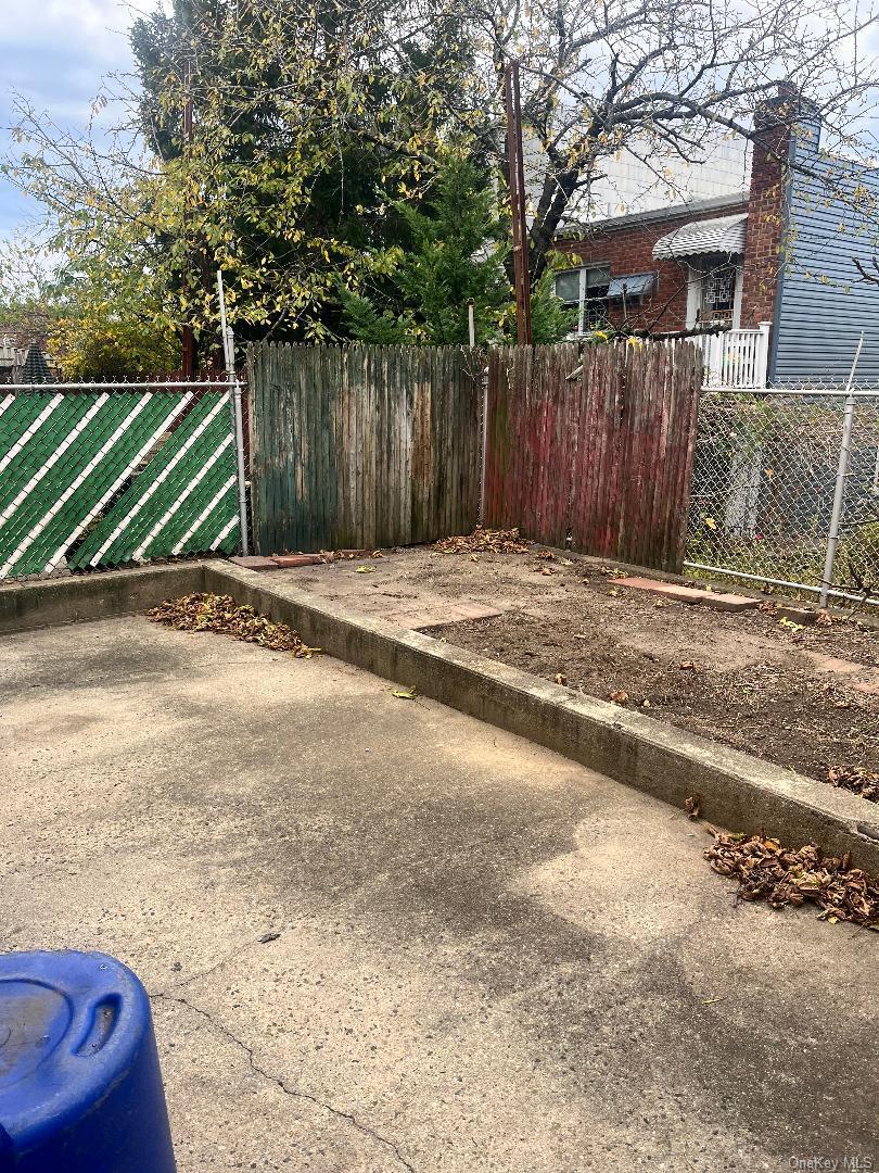 Single Family 33rd  Queens, NY 11105, MLS-937439-7