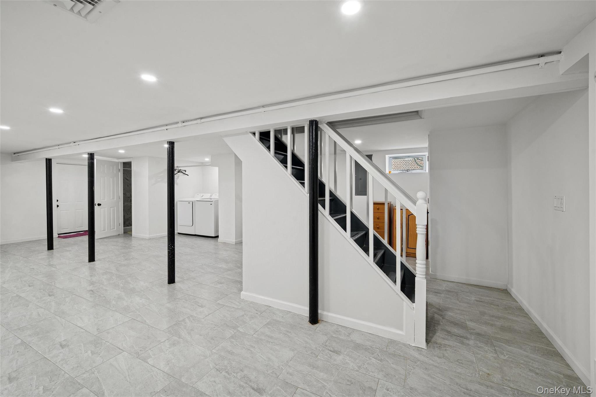 Single Family Caroline  Nassau County, NY 11010, MLS-937543-21