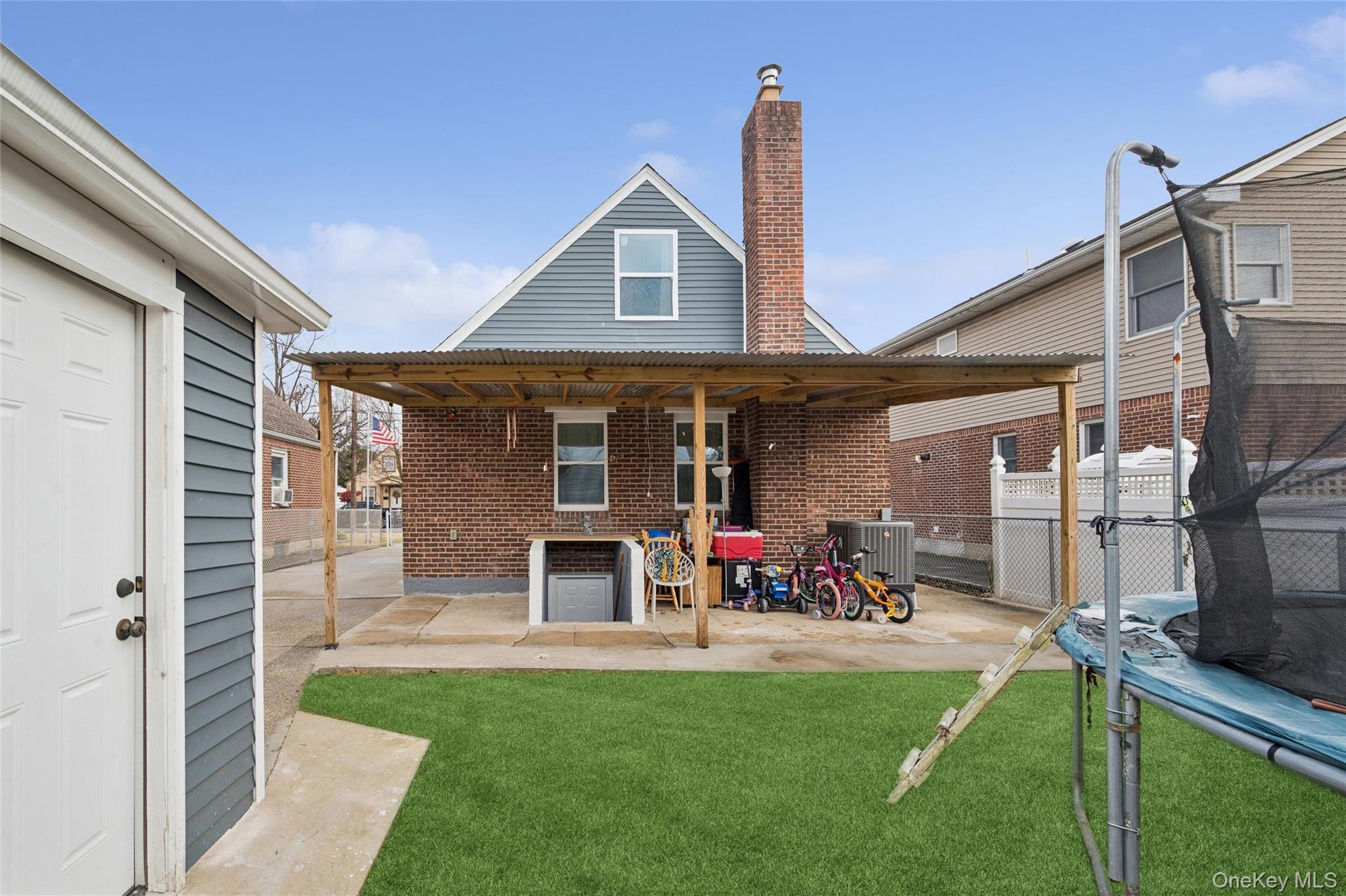 Single Family Caroline  Nassau County, NY 11010, MLS-937543-26