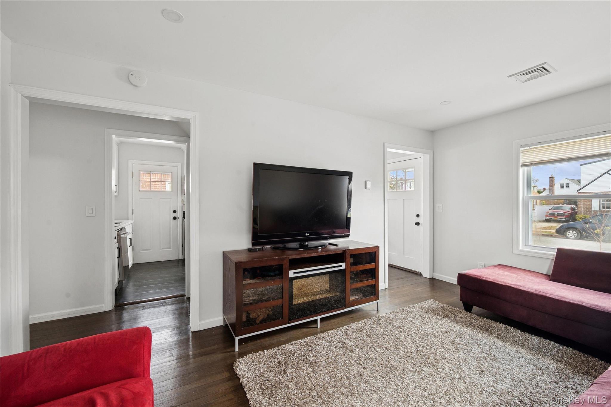 Single Family Caroline  Nassau County, NY 11010, MLS-937543-7