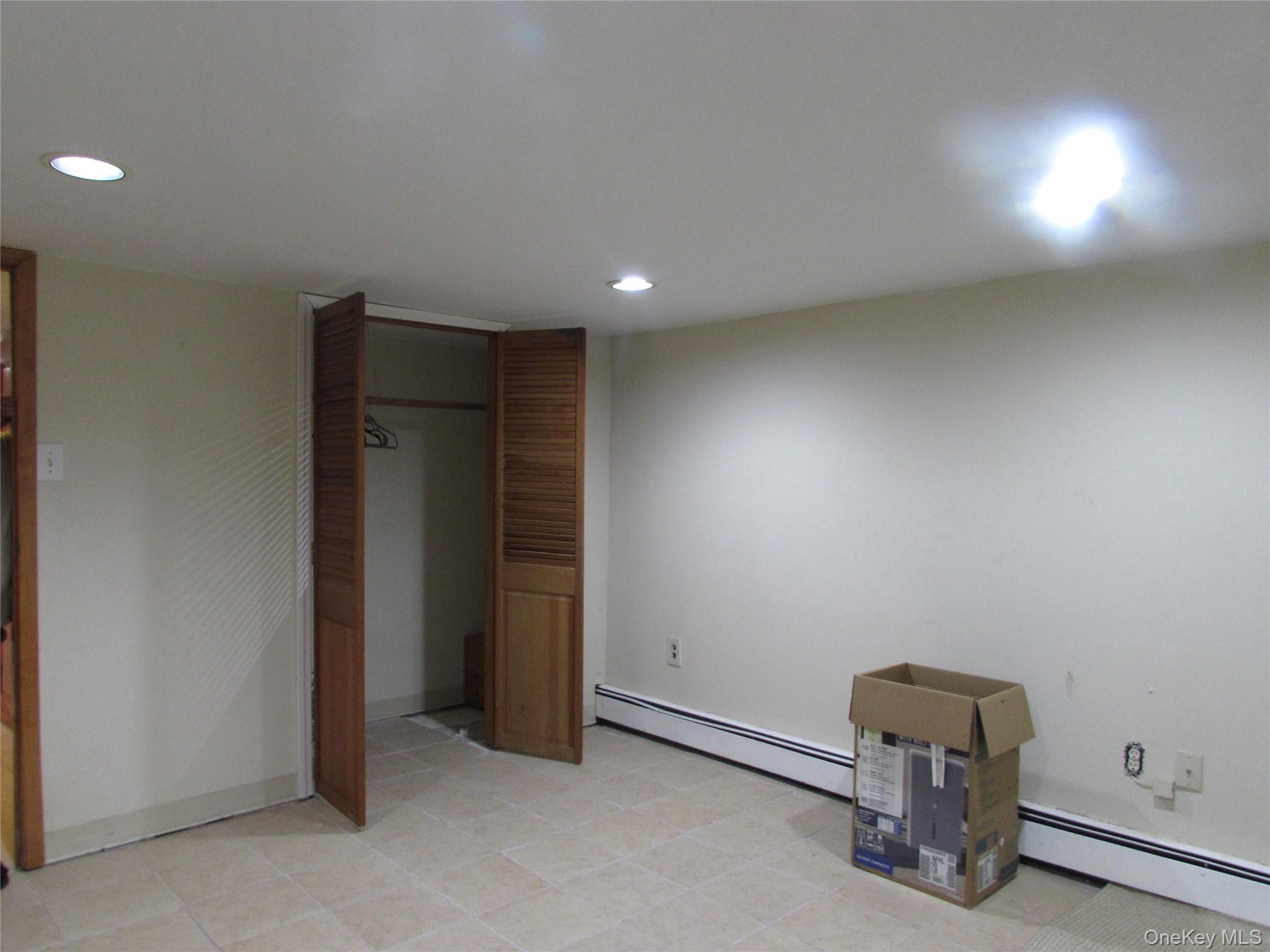 Single Family Windmill Suffolk County, NY 11704, MLS-937550-12