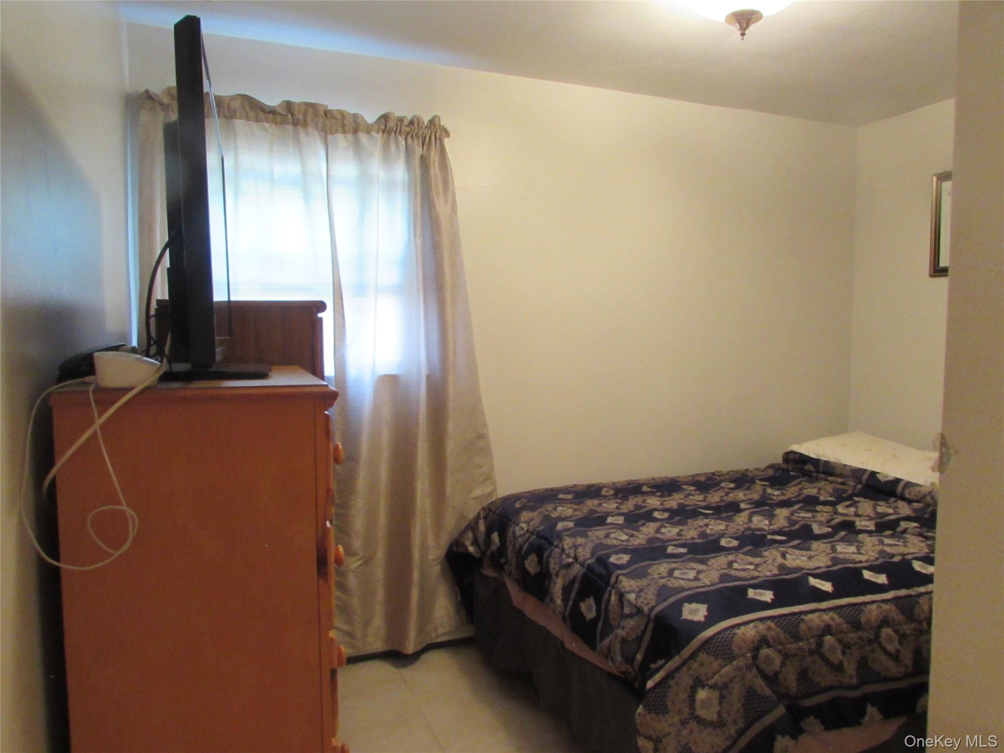 Single Family Windmill Suffolk County, NY 11704, MLS-937550-8