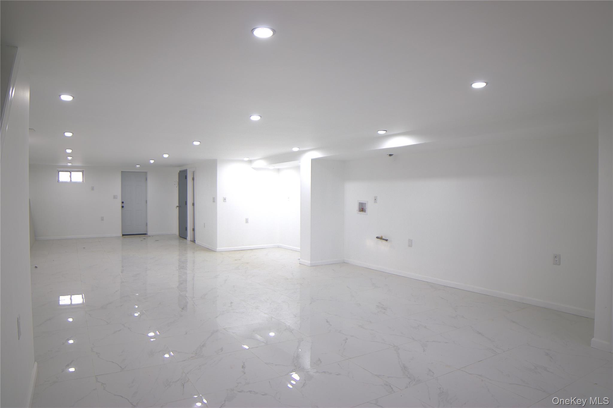 Single Family 222nd St  Queens, NY 11413, MLS-937582-10