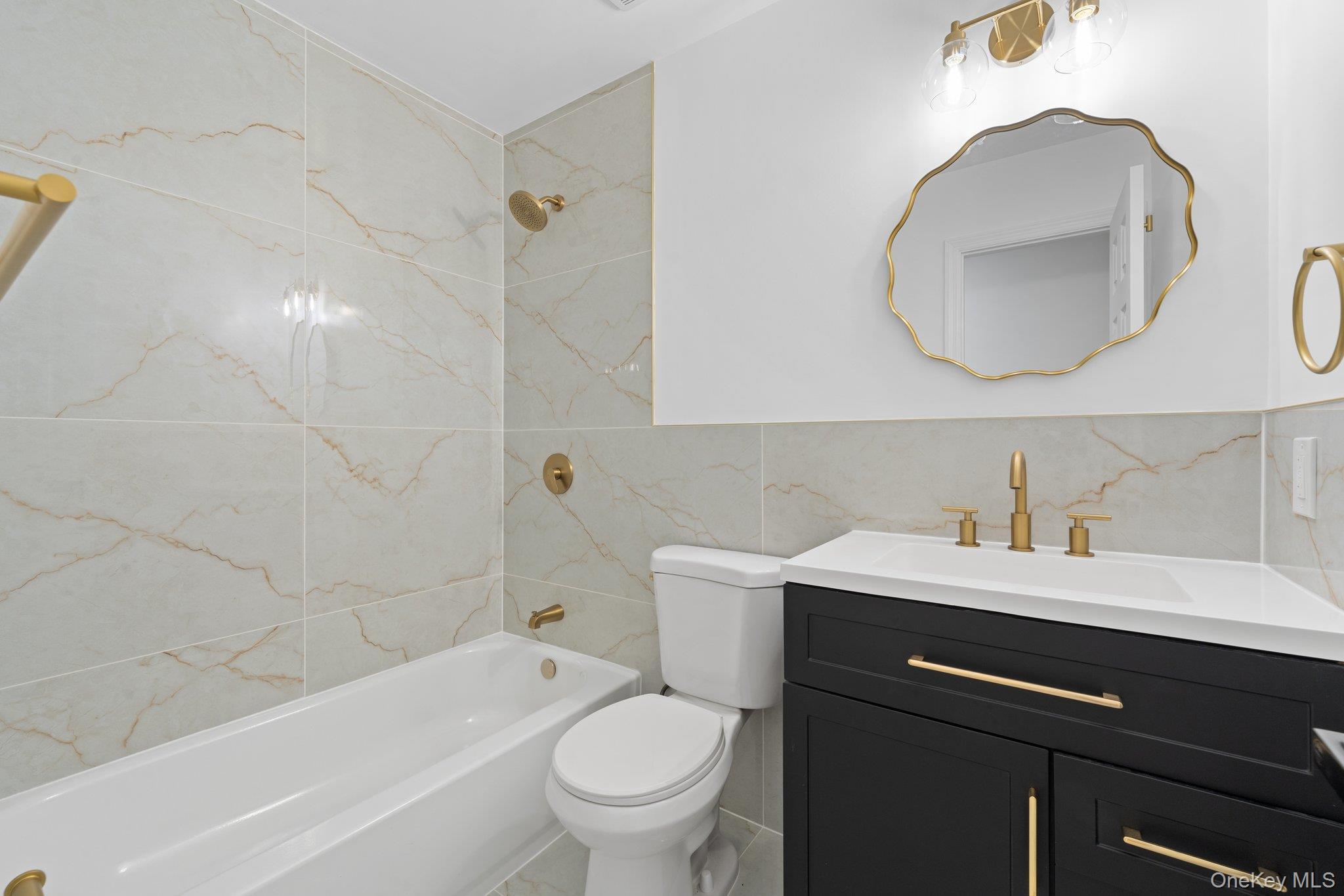 Single Family Pinedale Suffolk County, NY 11738, MLS-937606-5