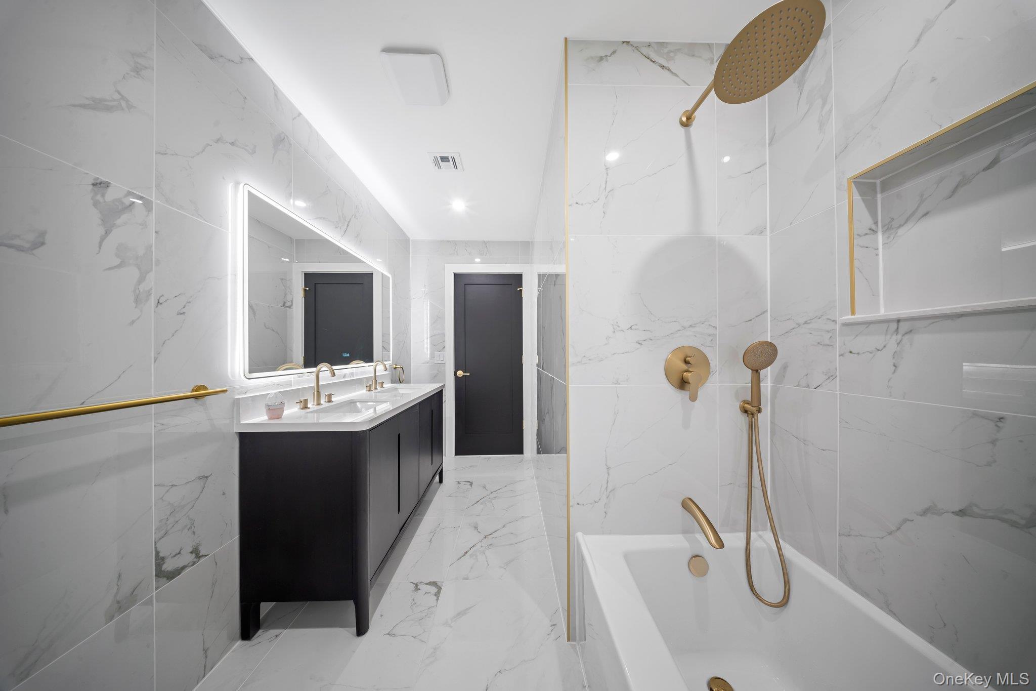 Single Family Pinedale  Suffolk County, NY 11738, MLS-937606-8