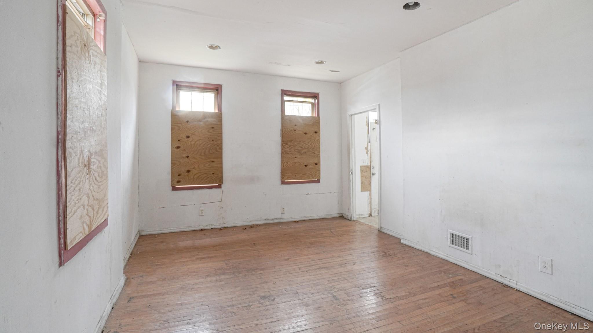 Single Family Fulton  Westchester County, NY 10550, MLS-937609-4