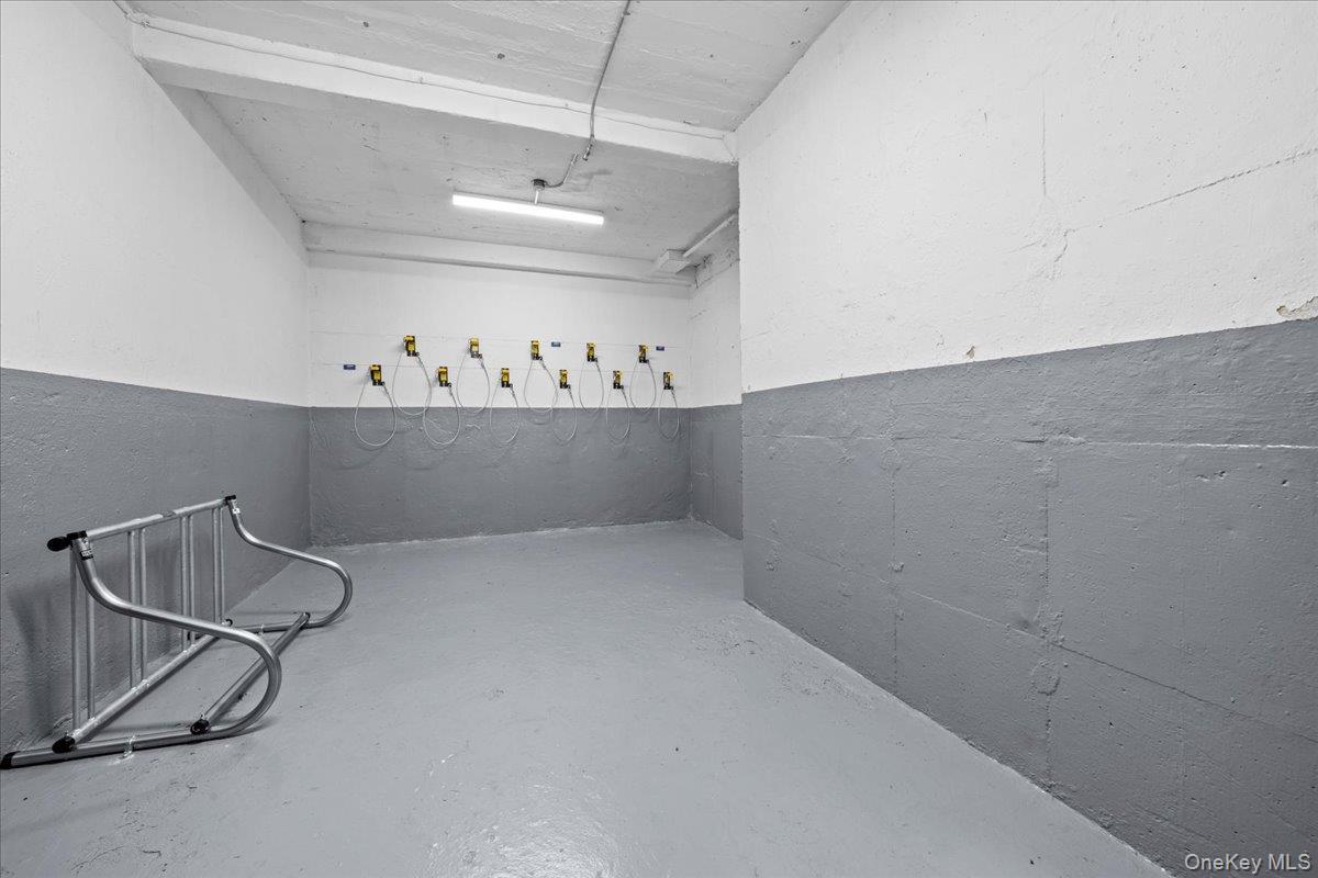 Coop Netherland  Bronx, NY 10463, MLS-937617-12