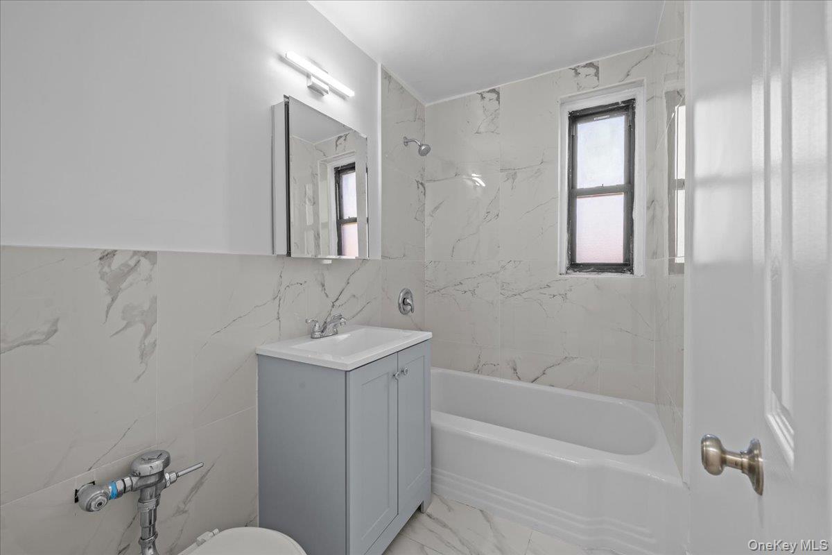 Coop Netherland  Bronx, NY 10463, MLS-937617-8