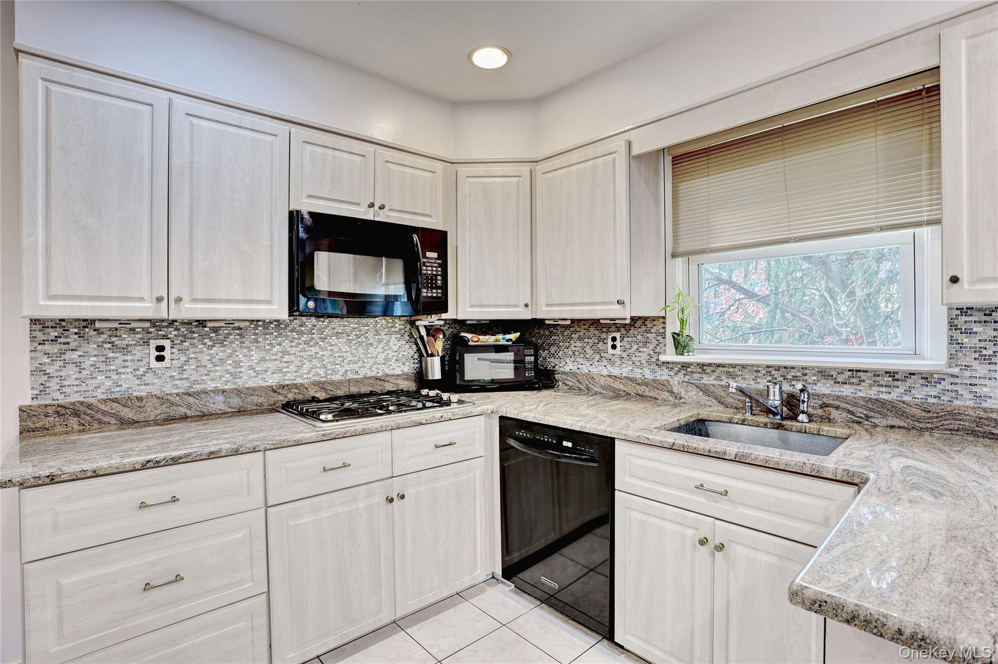 Single Family Berry Rockland County, NY 10983, MLS-937623-12