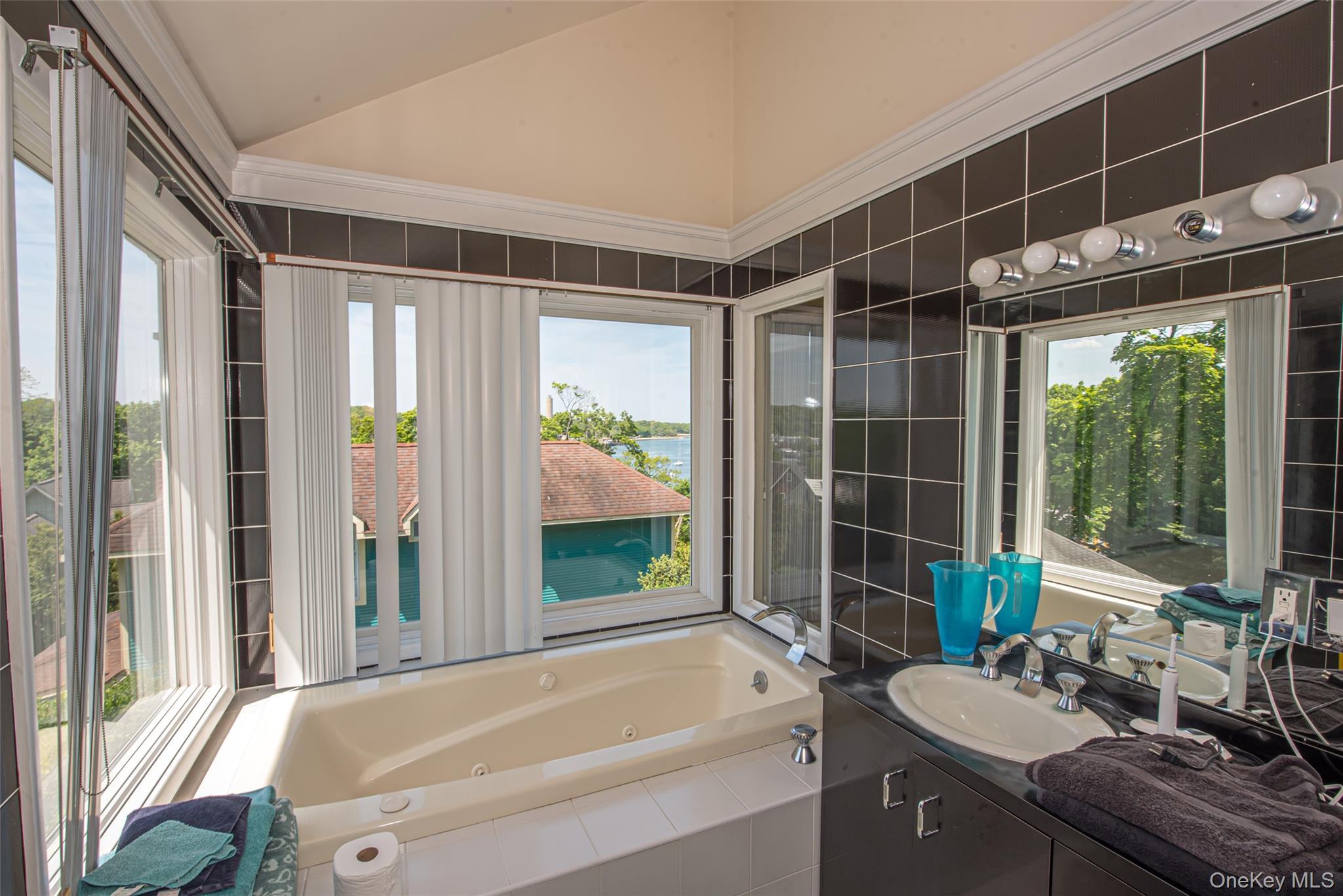 Single Family Bleeker Suffolk County, NY 11777, MLS-937633-25