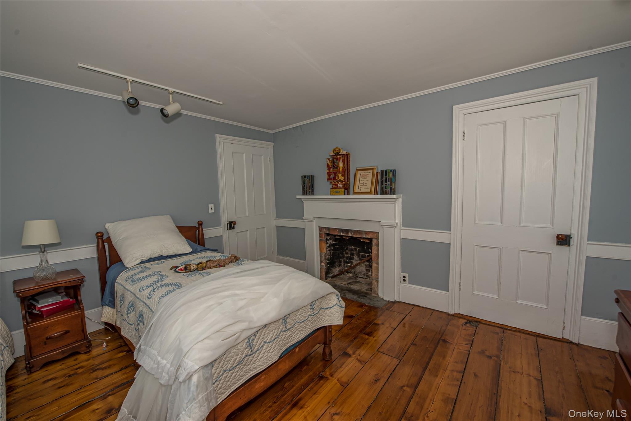 Single Family Bleeker Suffolk County, NY 11777, MLS-937633-28