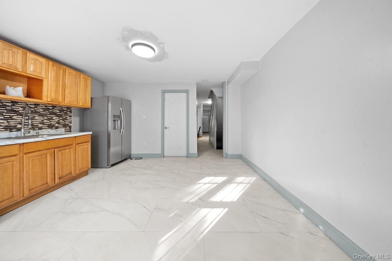 Single Family Hull  Brooklyn, NY 11233, MLS-937651-20