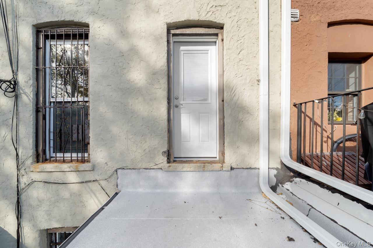 Single Family Hull  Brooklyn, NY 11233, MLS-937651-28