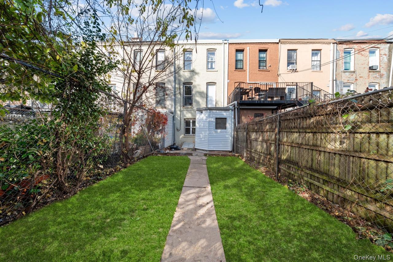 Single Family Hull  Brooklyn, NY 11233, MLS-937651-30