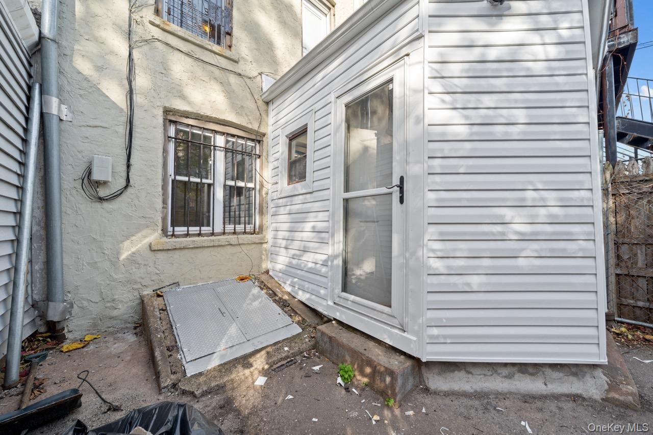 Single Family Hull  Brooklyn, NY 11233, MLS-937651-32