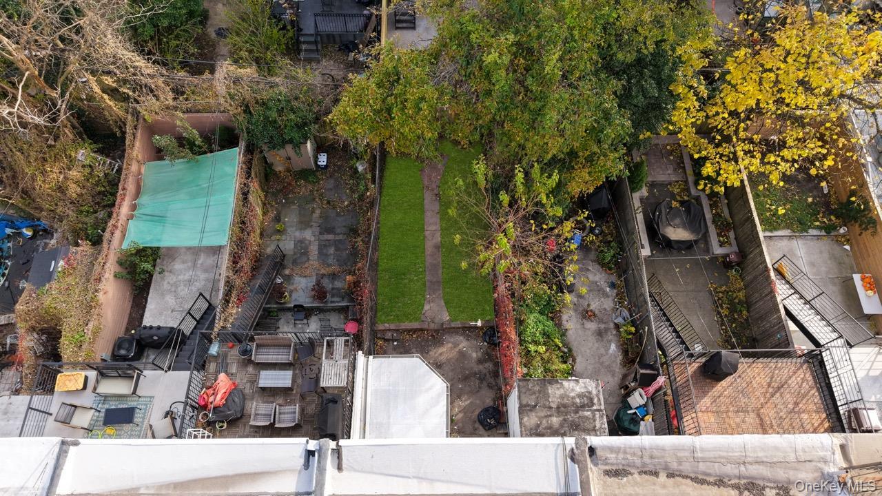 Single Family Hull  Brooklyn, NY 11233, MLS-937651-36