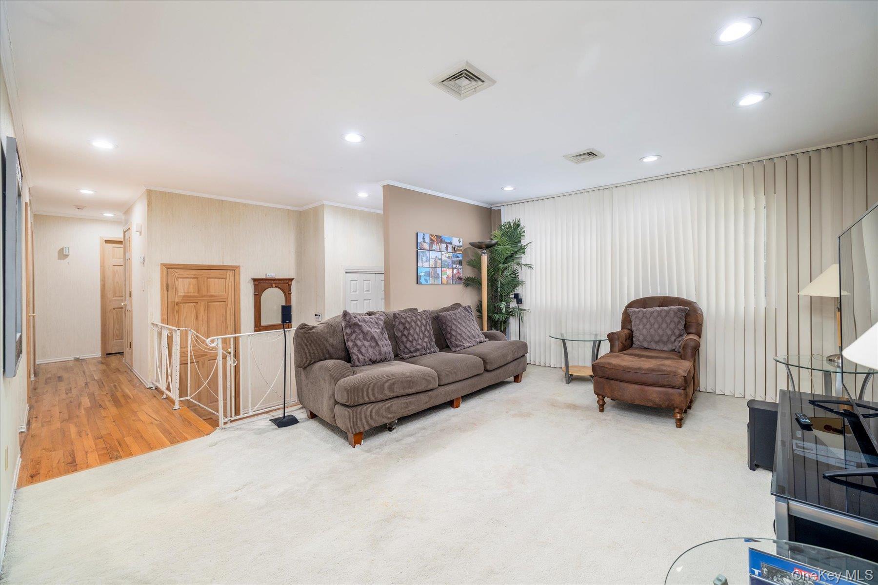 Single Family Thorn Nassau County, NY 11572, MLS-937691-8