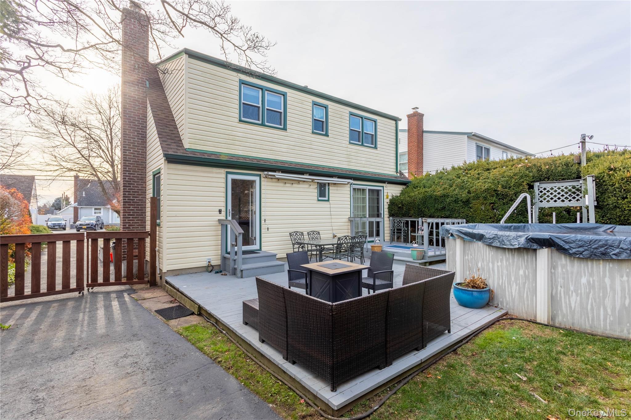 Single Family Polk Nassau County, NY 11010, MLS-937706-16