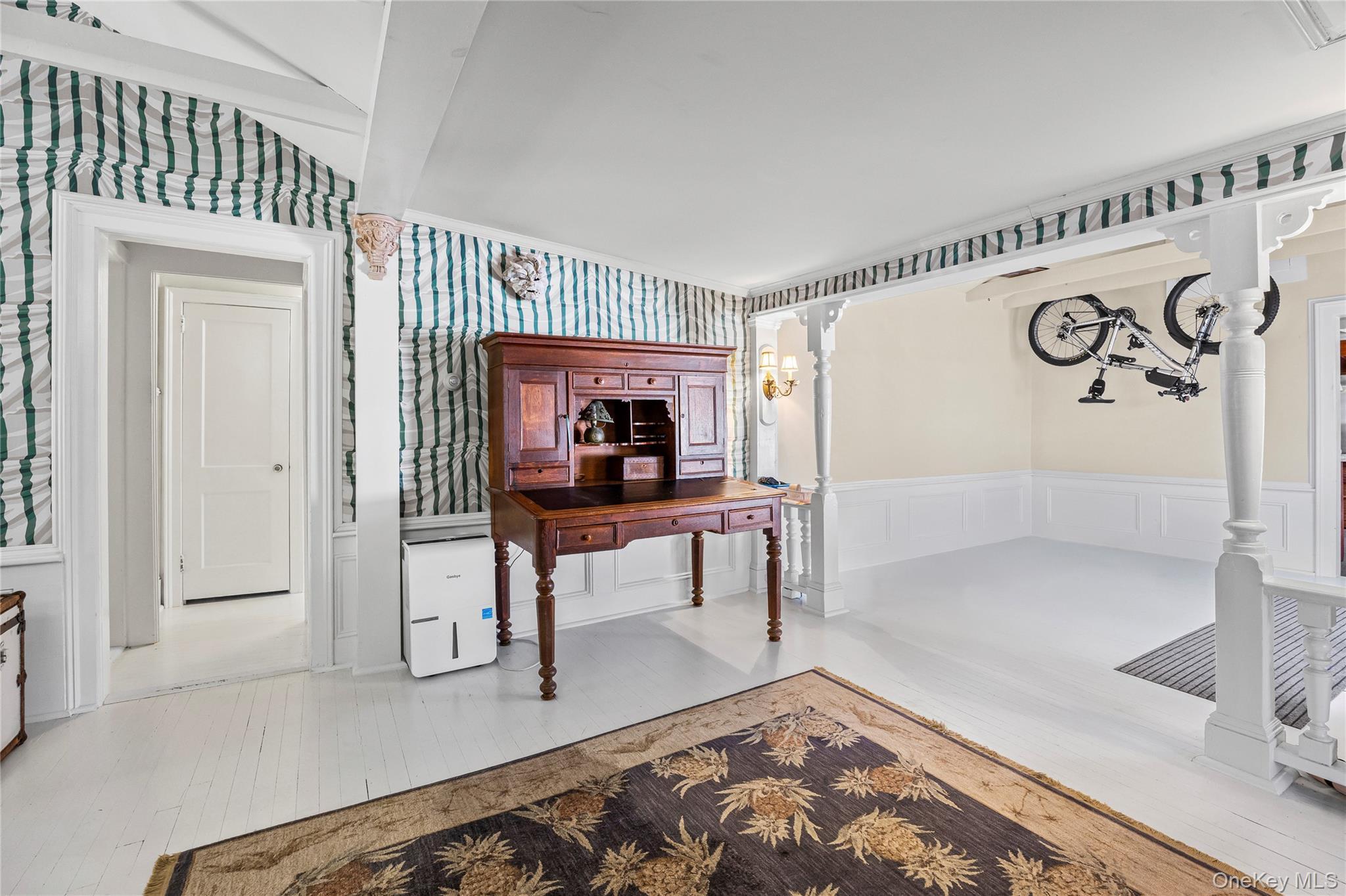 Single Family Middle Suffolk County, NY 11705, MLS-937714-14