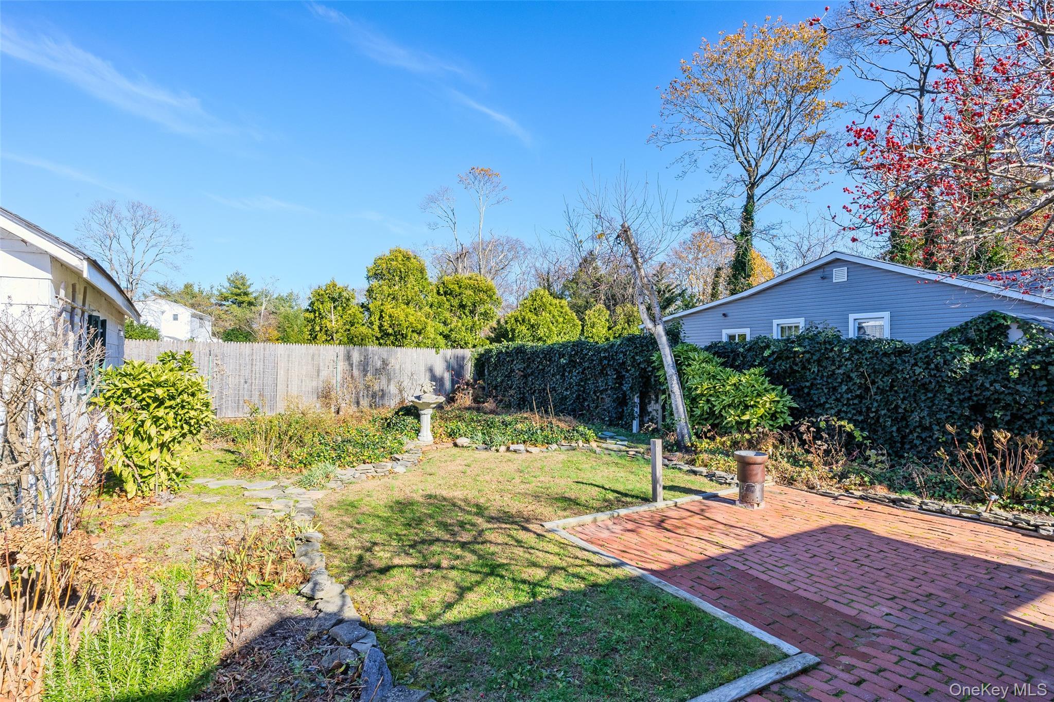 Single Family Middle Suffolk County, NY 11705, MLS-937714-37