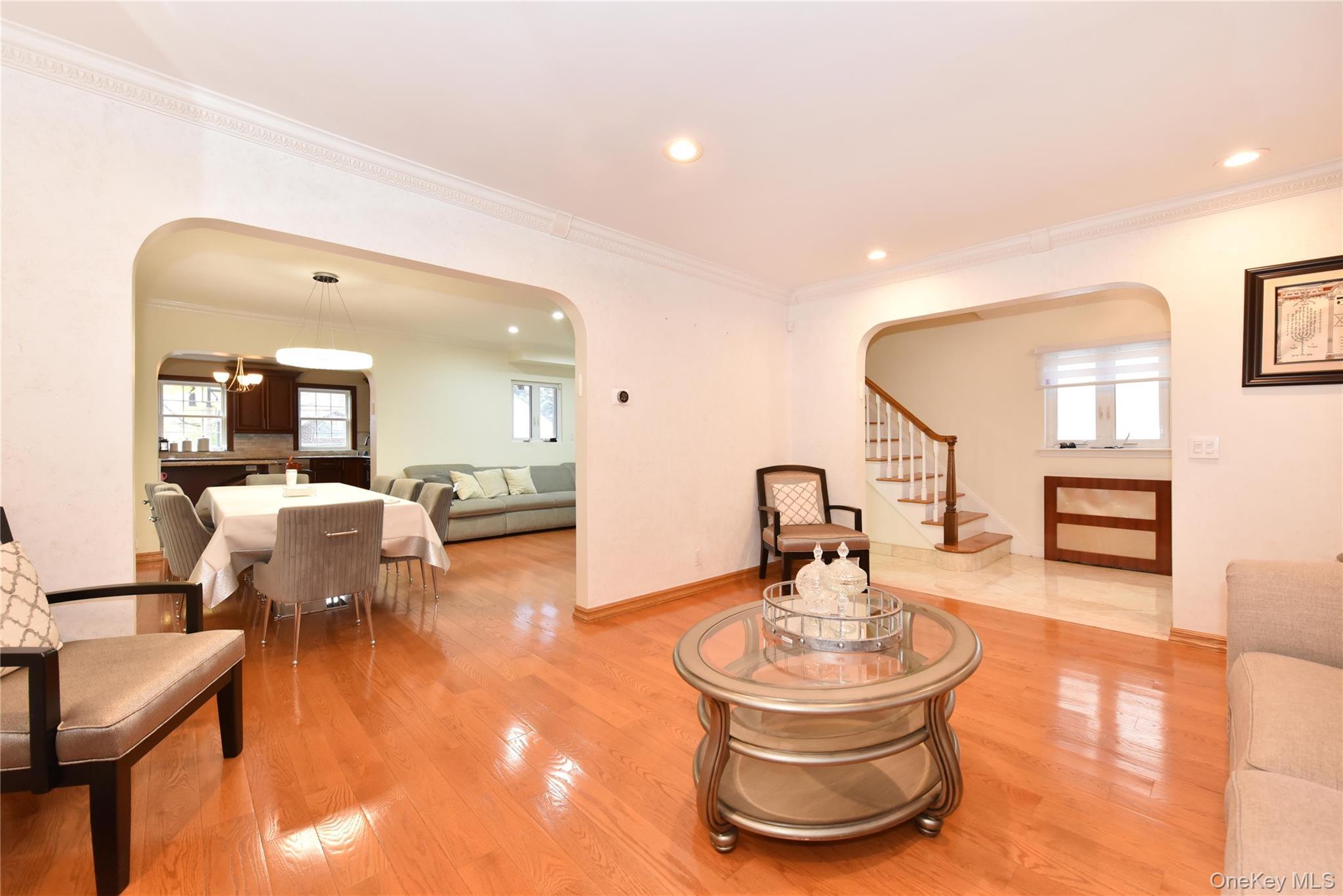 Single Family 212th Queens, NY 11427, MLS-937721-11