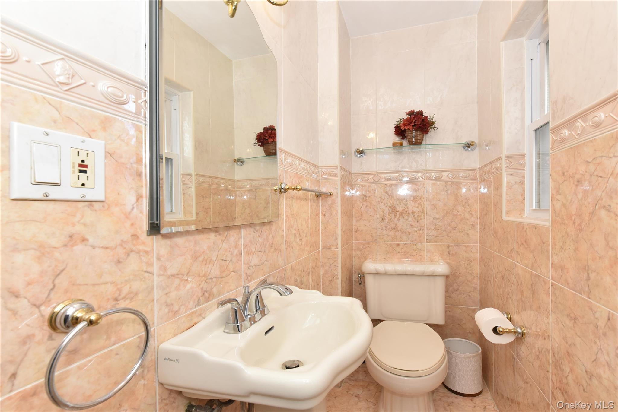 Single Family 212th Queens, NY 11427, MLS-937721-20