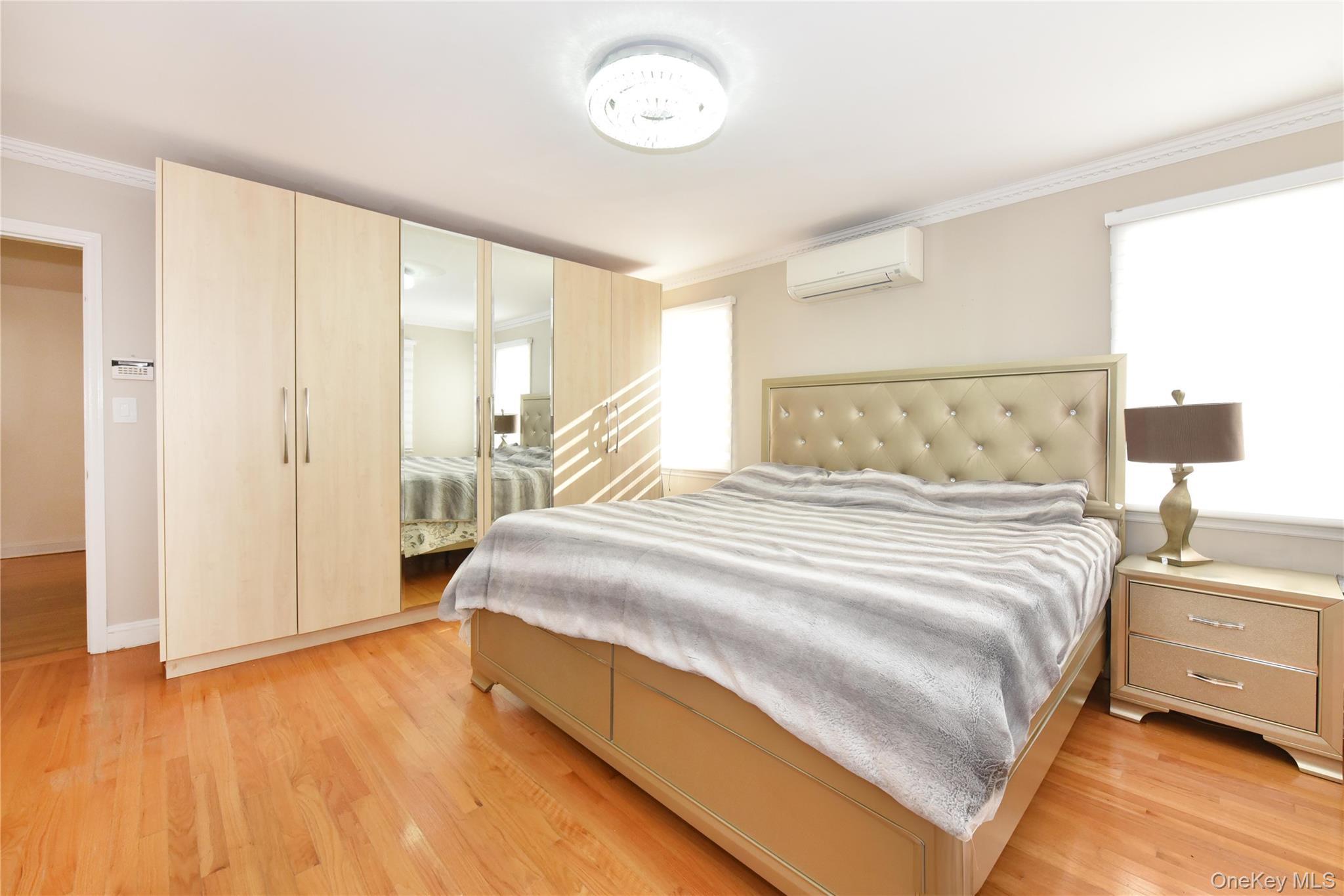 Single Family 212th Queens, NY 11427, MLS-937721-21