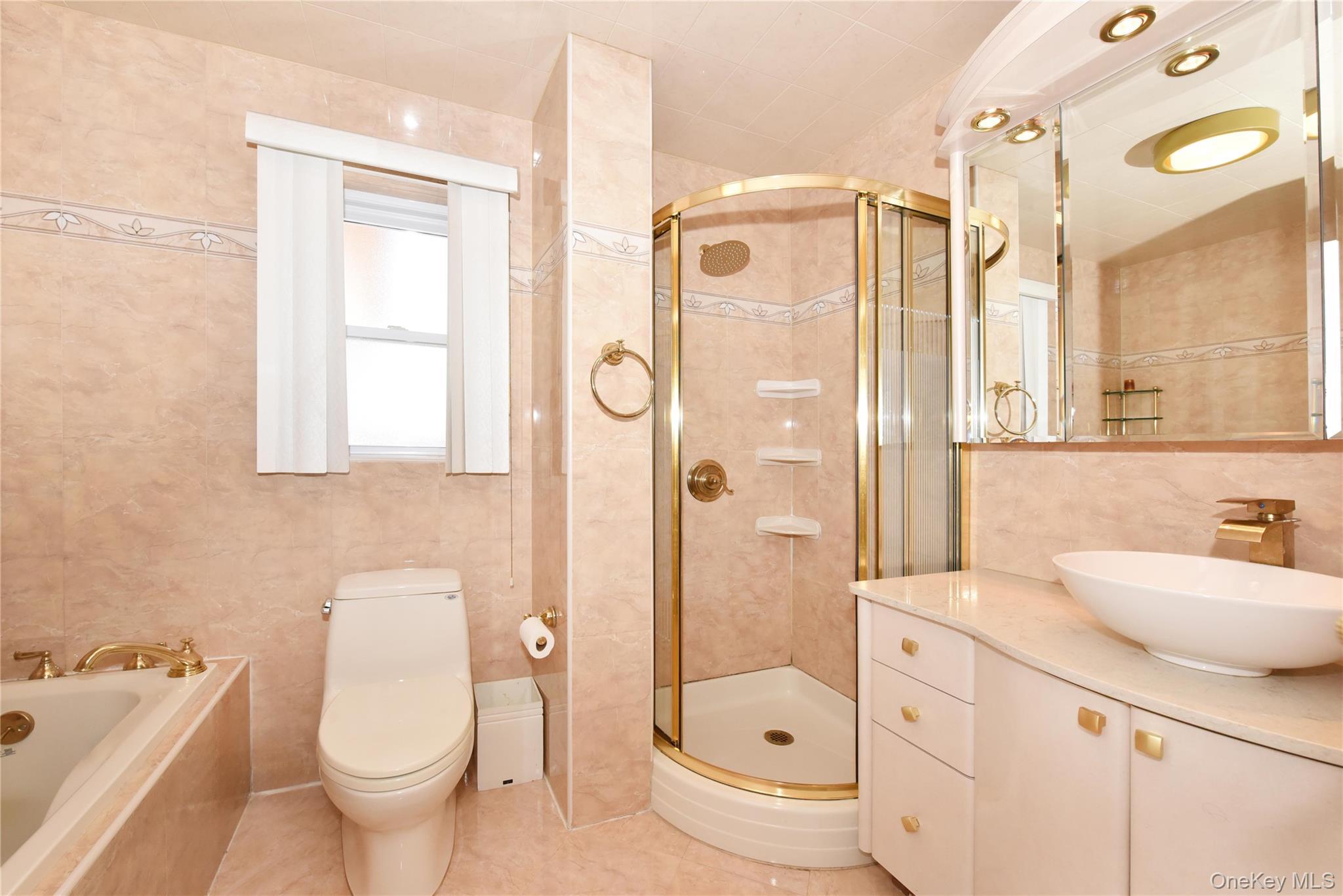 Single Family 212th Queens, NY 11427, MLS-937721-27