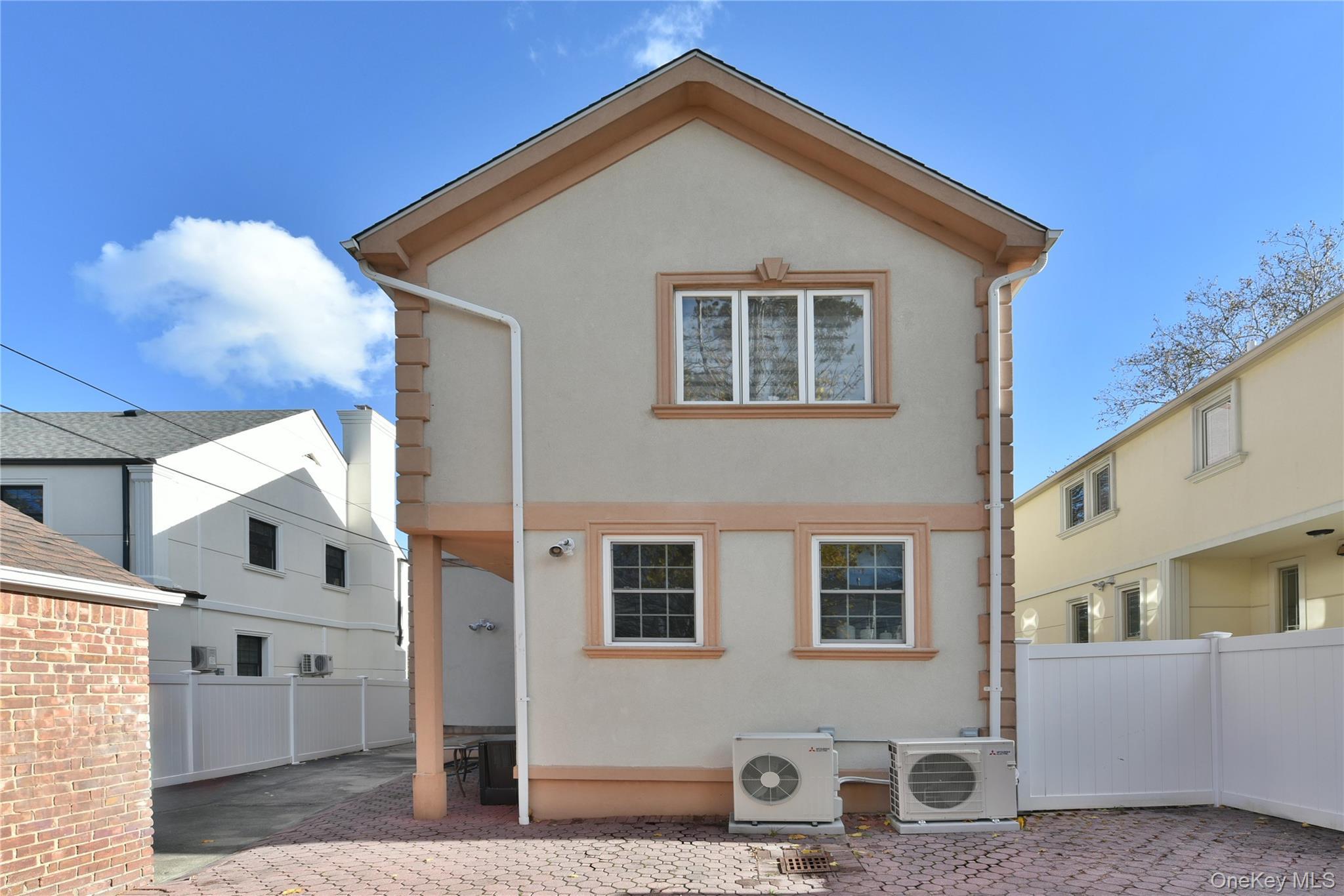 Single Family 212th Queens, NY 11427, MLS-937721-31