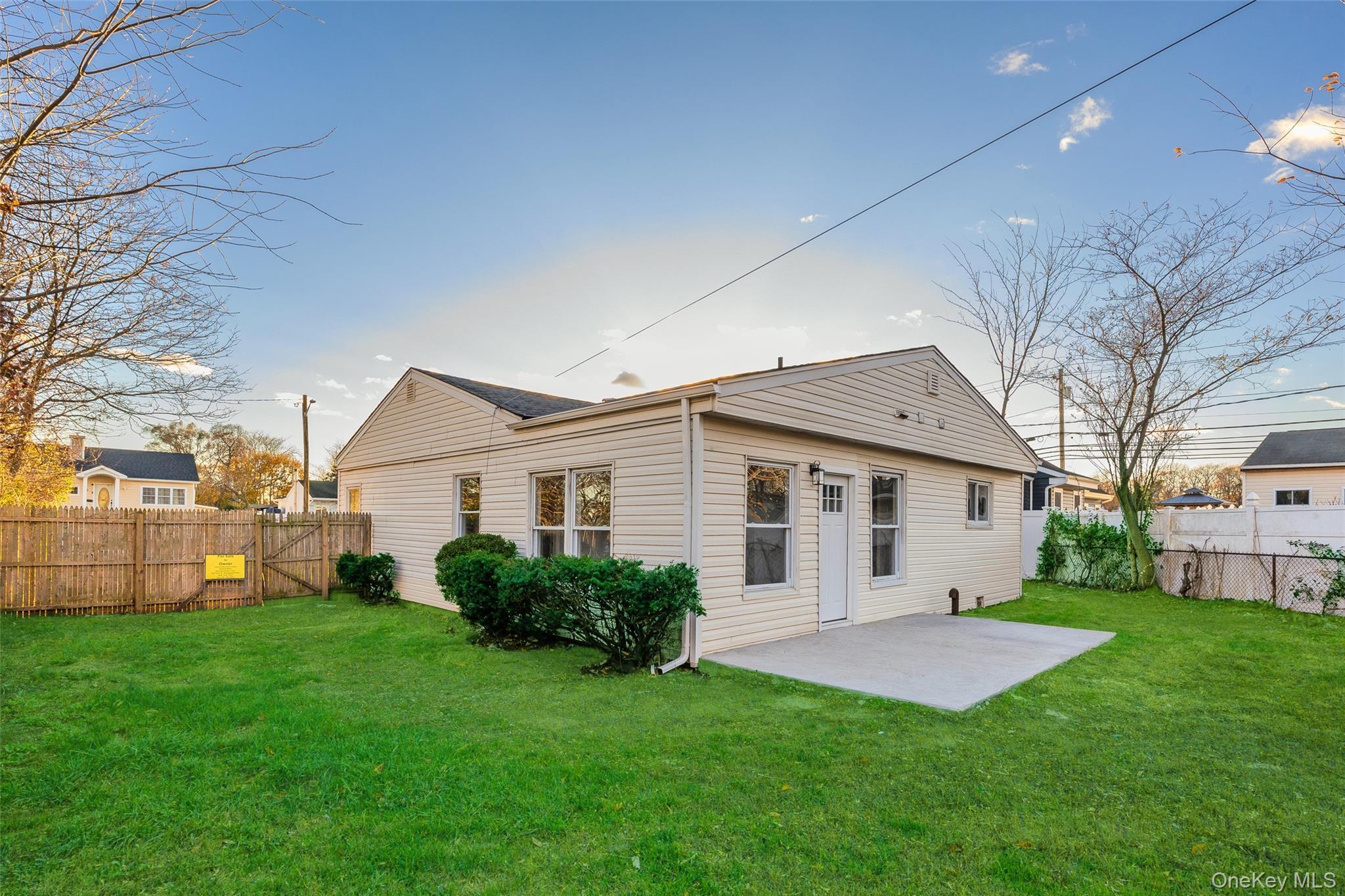 Single Family Somerset Suffolk County, NY 11701, MLS-937723-2