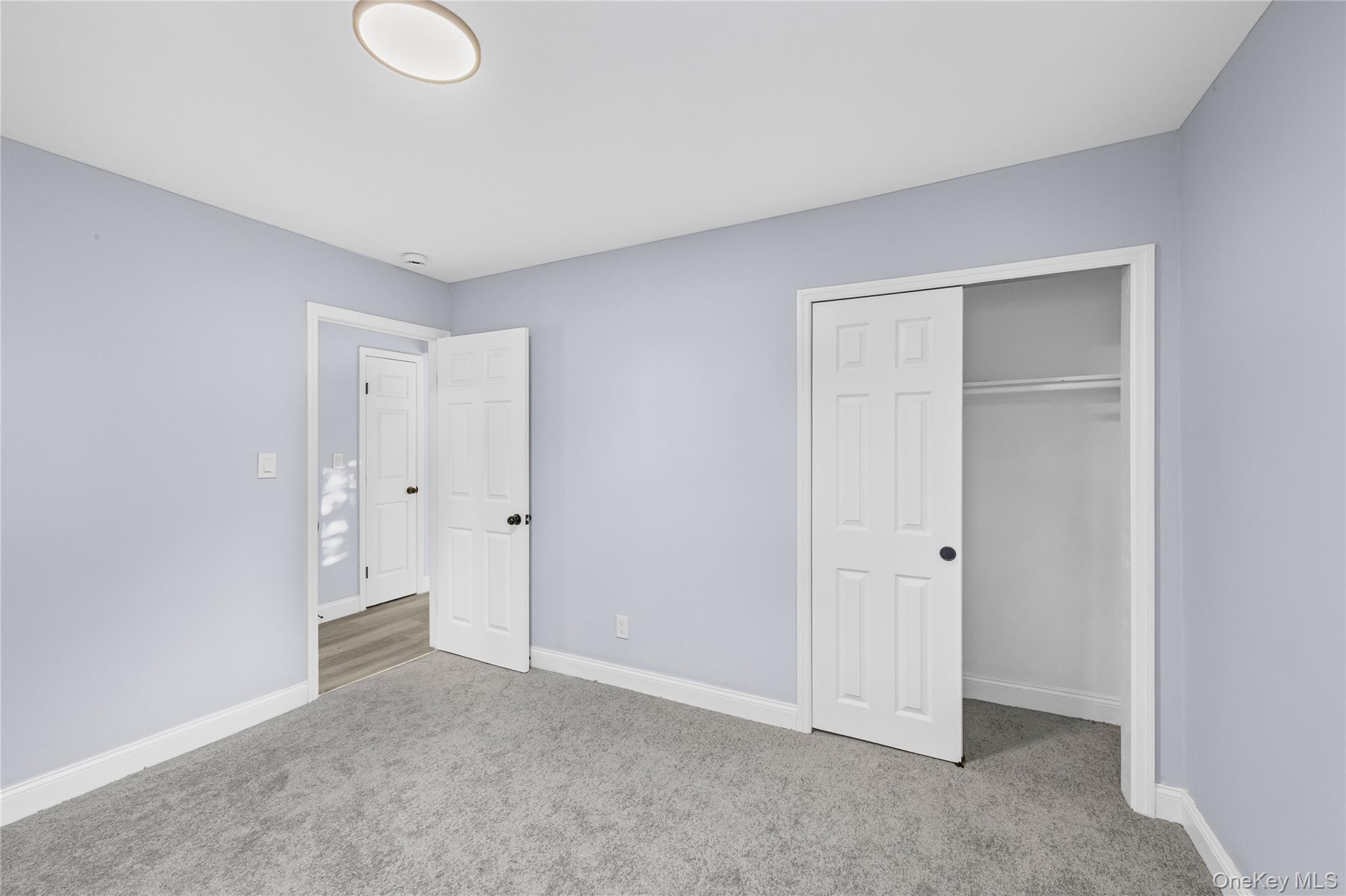 Single Family Somerset Suffolk County, NY 11701, MLS-937723-24