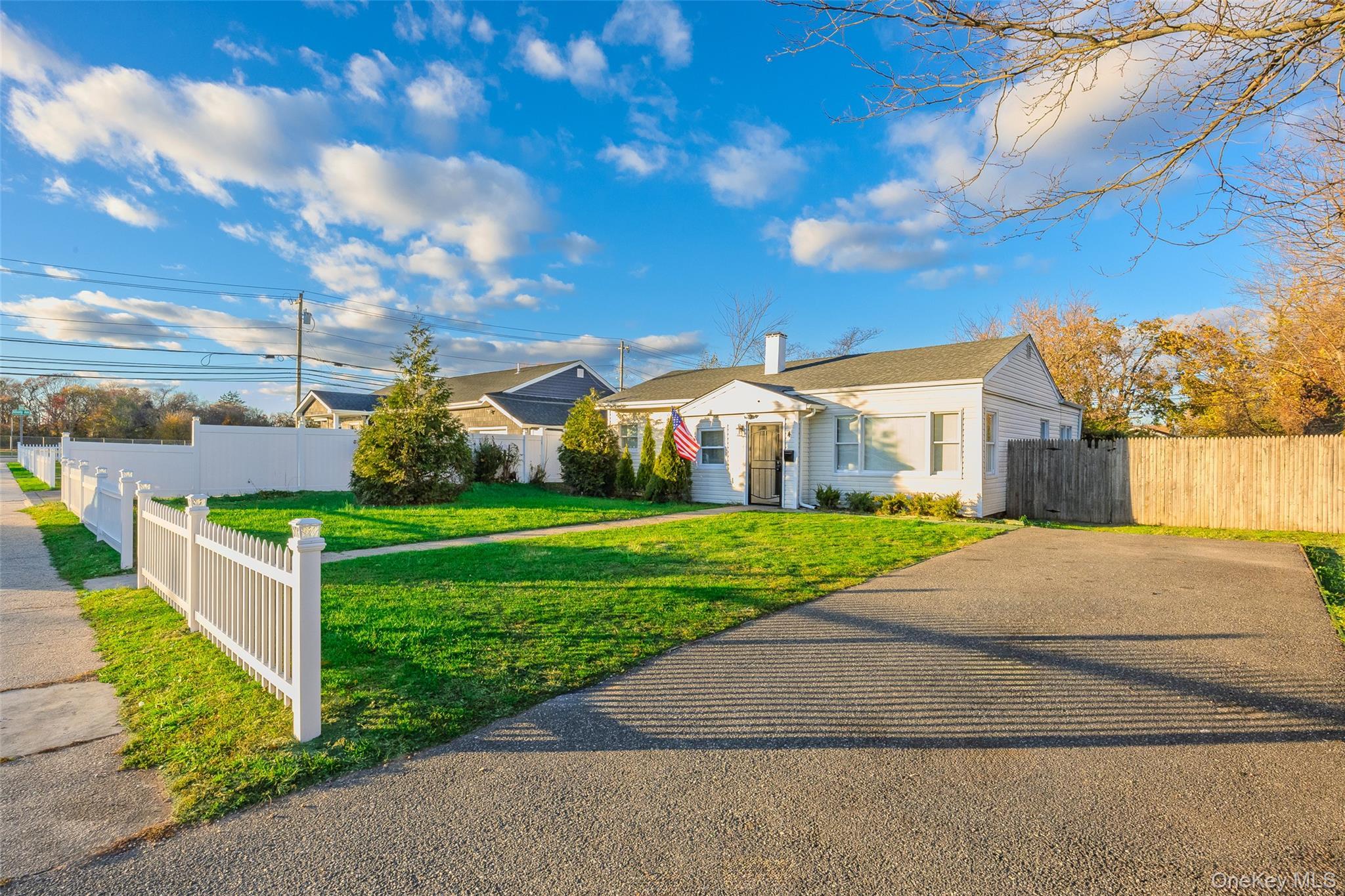 Single Family Somerset Suffolk County, NY 11701, MLS-937723-3