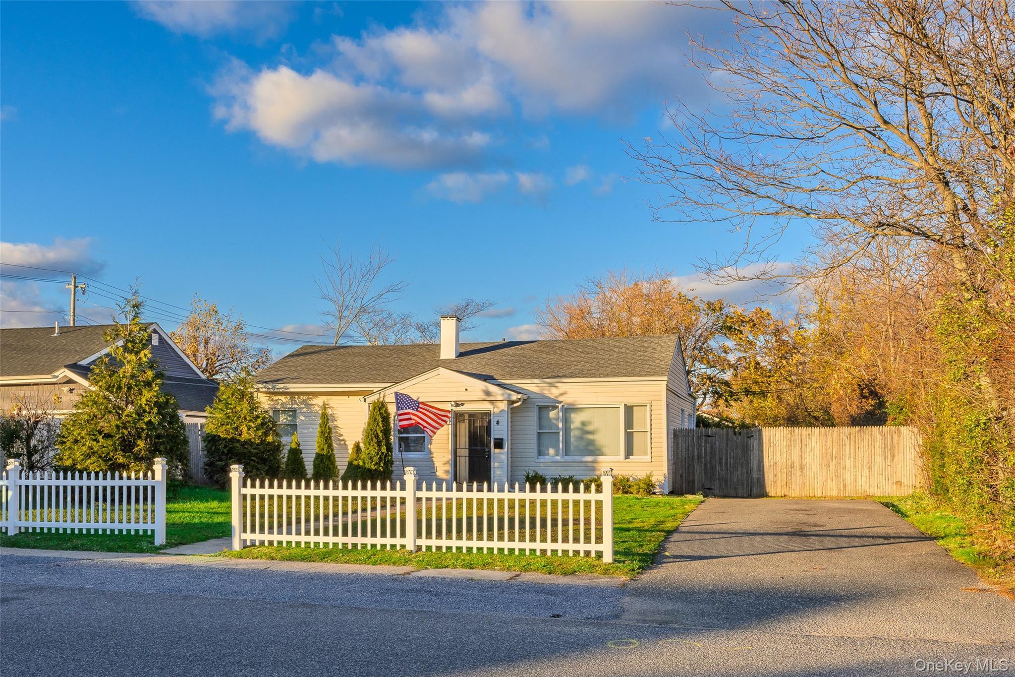 Single Family Somerset Suffolk County, NY 11701, MLS-937723-30