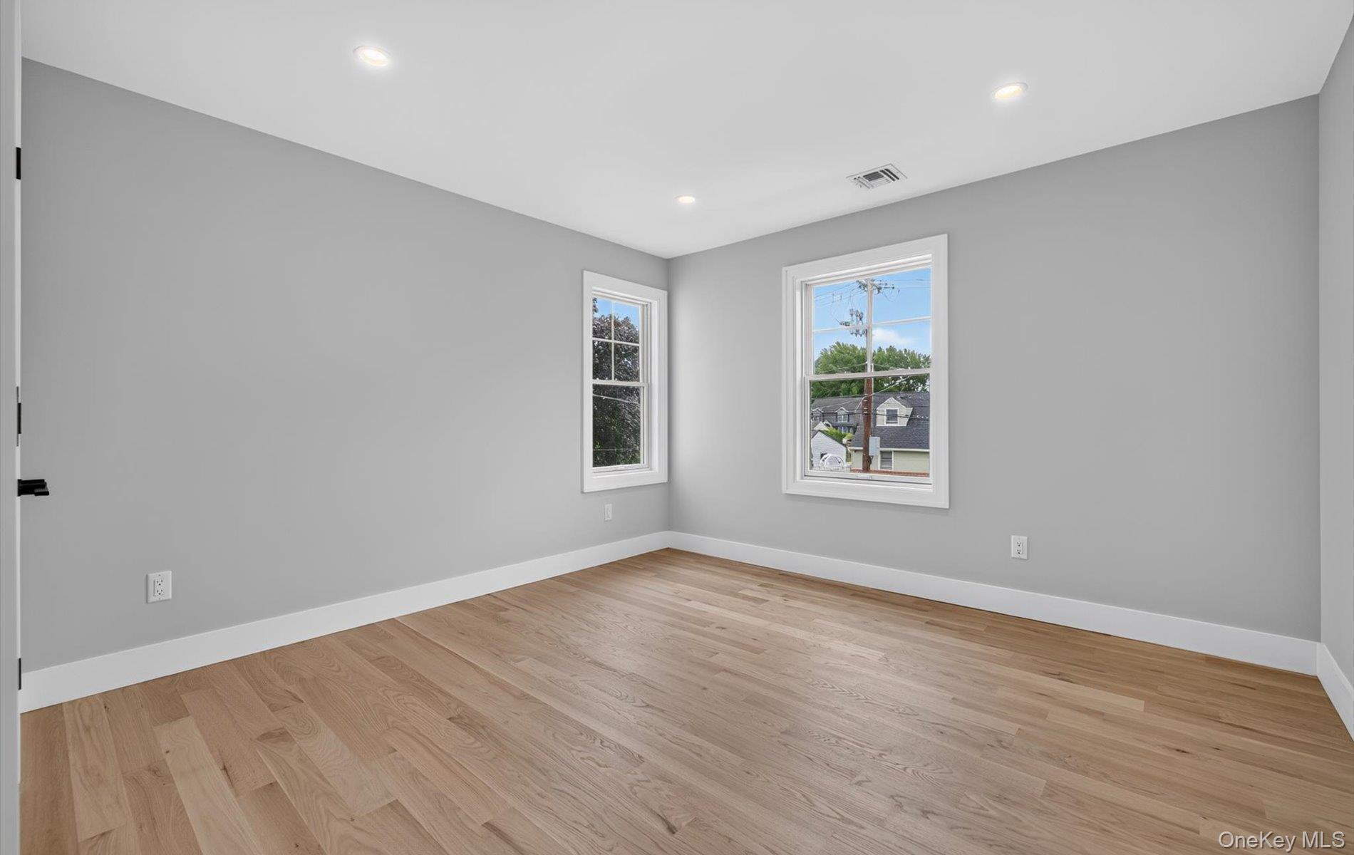 Single Family San Juan Avenue  Nassau County, NY 11507, MLS-937731-31