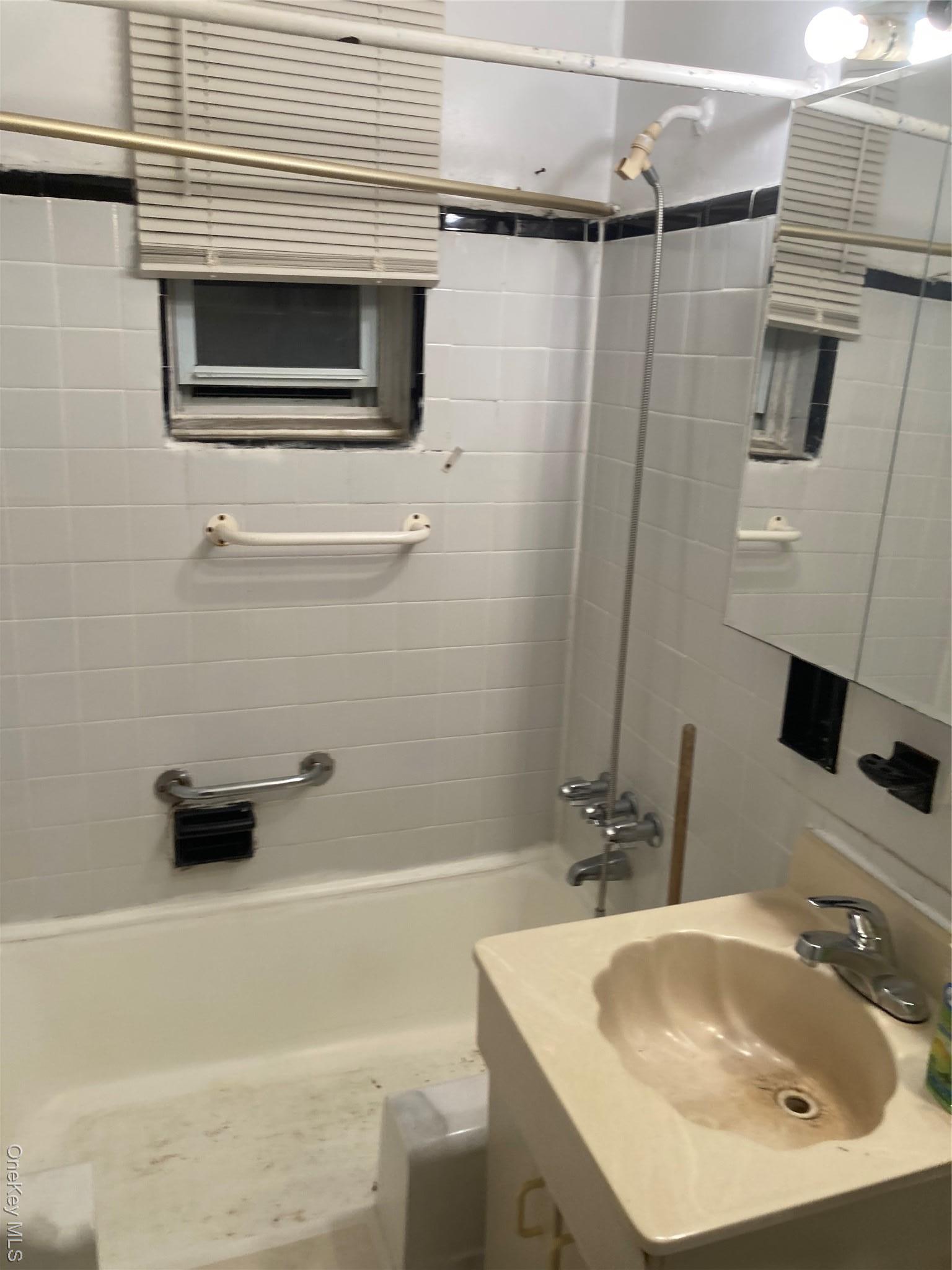 Coop 108 Queens, NY 11375, MLS-937752-10