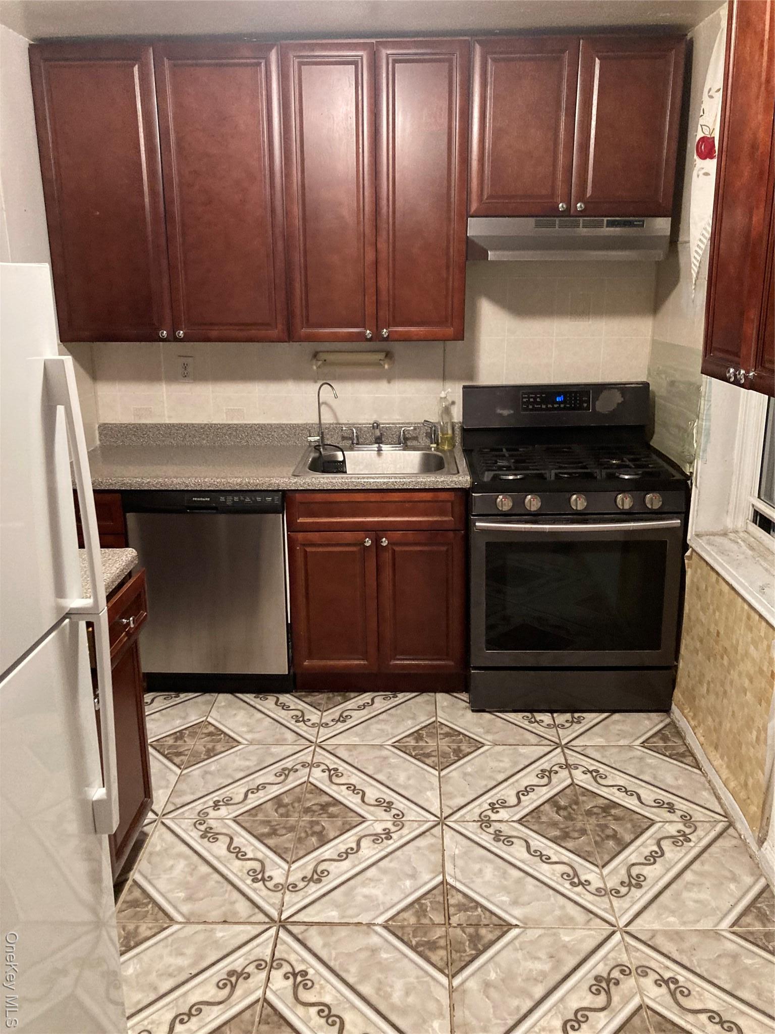 Coop 108 Queens, NY 11375, MLS-937752-8