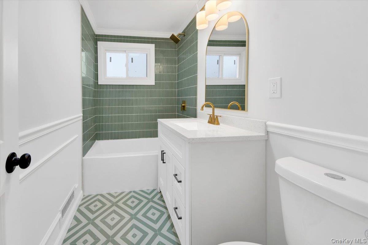 Single Family Stickney  Bronx, NY 10469, MLS-937822-17